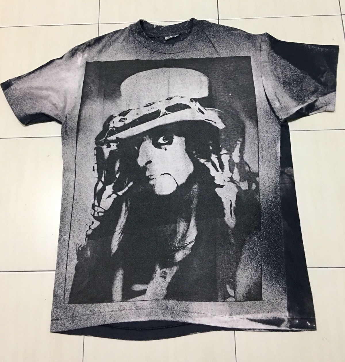 Band Tees RARE Vintage alice cooper mosquitohead full print shirt Size US L / EU 52-54 / 3 - 1 Thumbnail