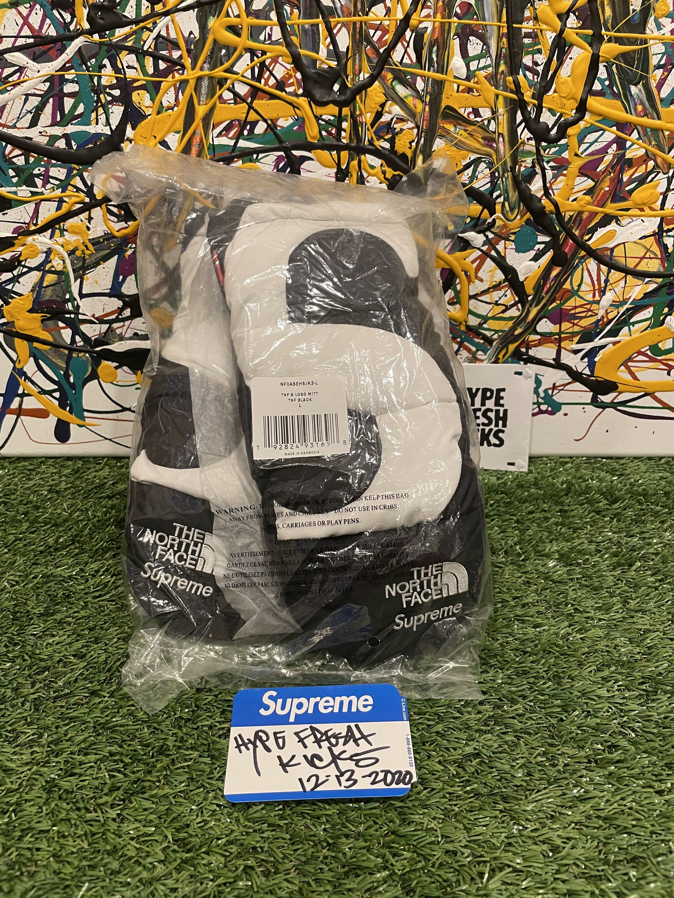 Supreme The North Face S Logo Nuptse Mitts Black - Large - joarbit.com