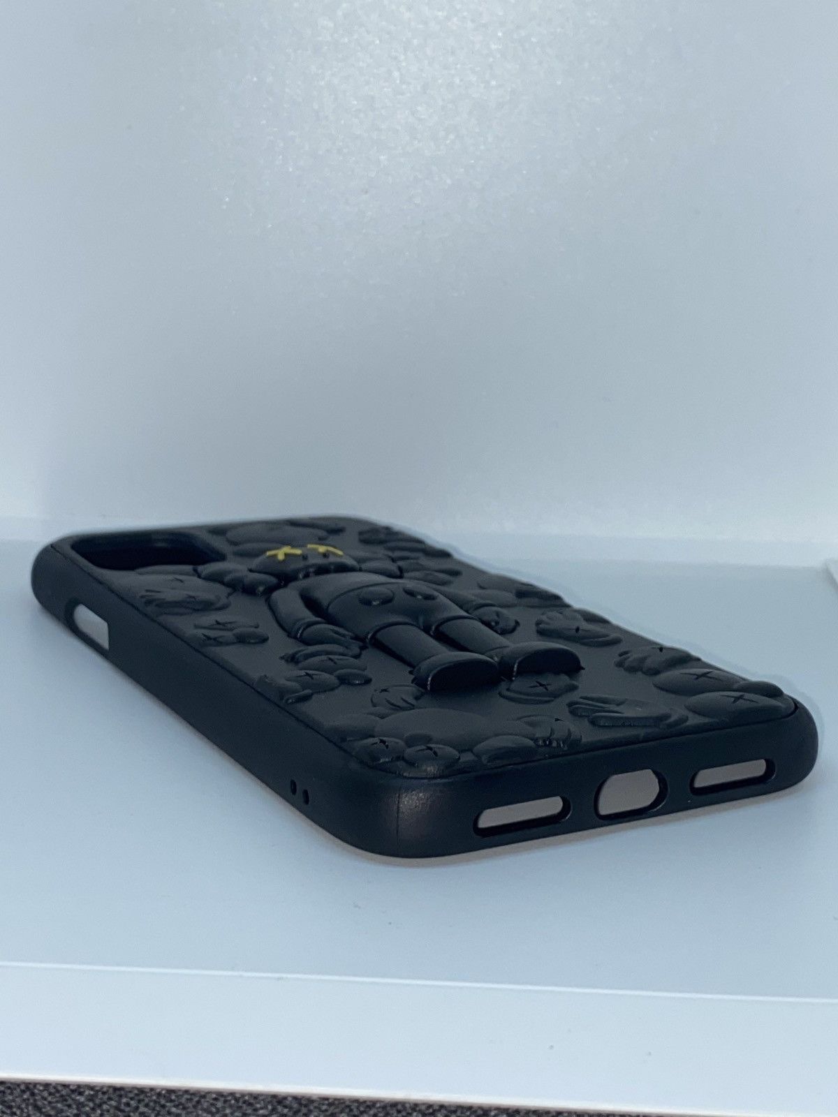 Kaws Iphone 11 Pro Max case kaws black Size ONE SIZE - 3 Thumbnail