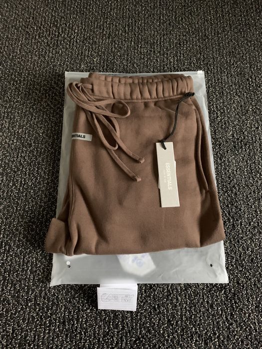 Fear of god essentials x ssense 2024 sweatpants rain drum