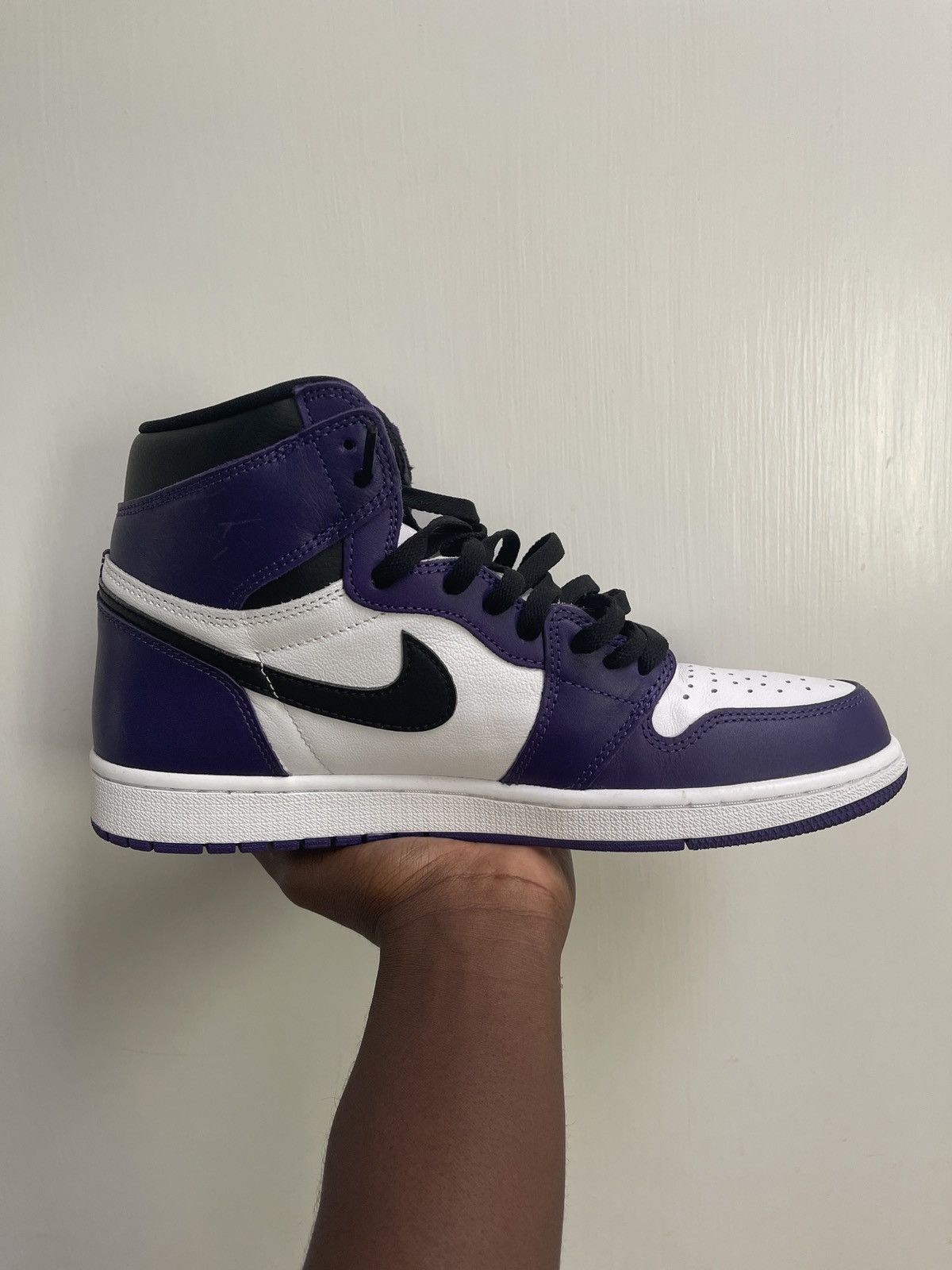 Jordan Brand Air Jordan 1 Retro High Court Purple Size US 11 / EU 44 - 2 Thumbnail