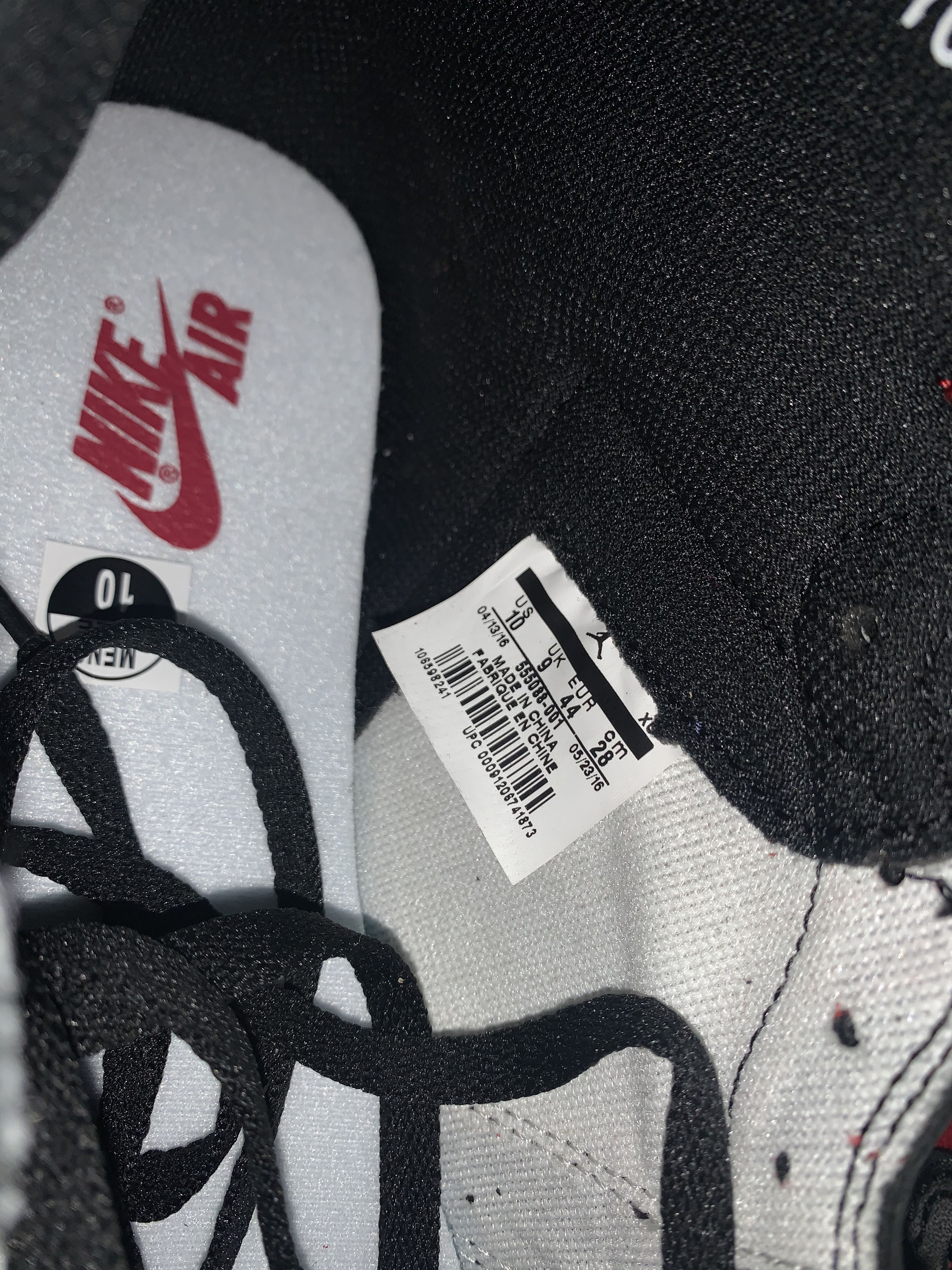Jordan Brand Air Jordan 1 Retro High OG Banned 2016 Banned, Bred Size US 10 / EU 43 - 12 Thumbnail