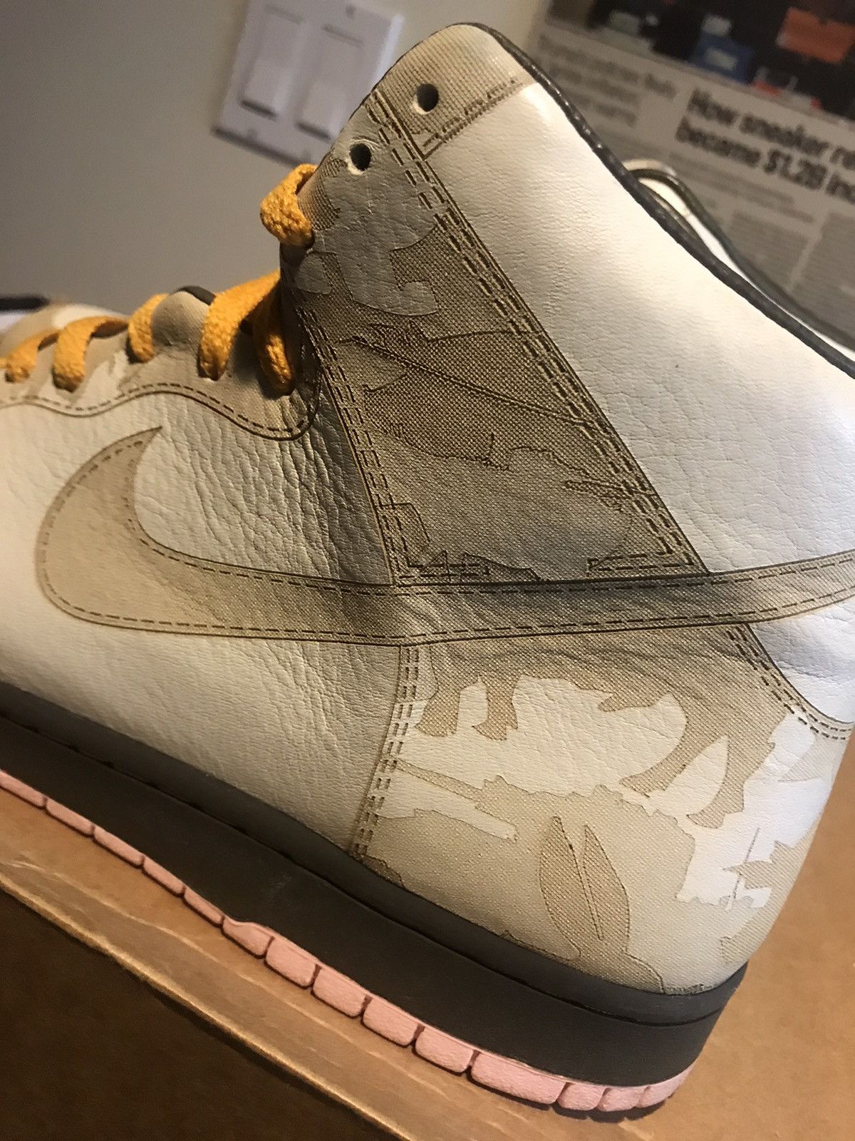 Nike Dunk Hi 1 Piece White | Khaki-Pink Ice 2005 Size 10.5 laser Size US 10.5 / EU 43-44 - 3 Thumbnail