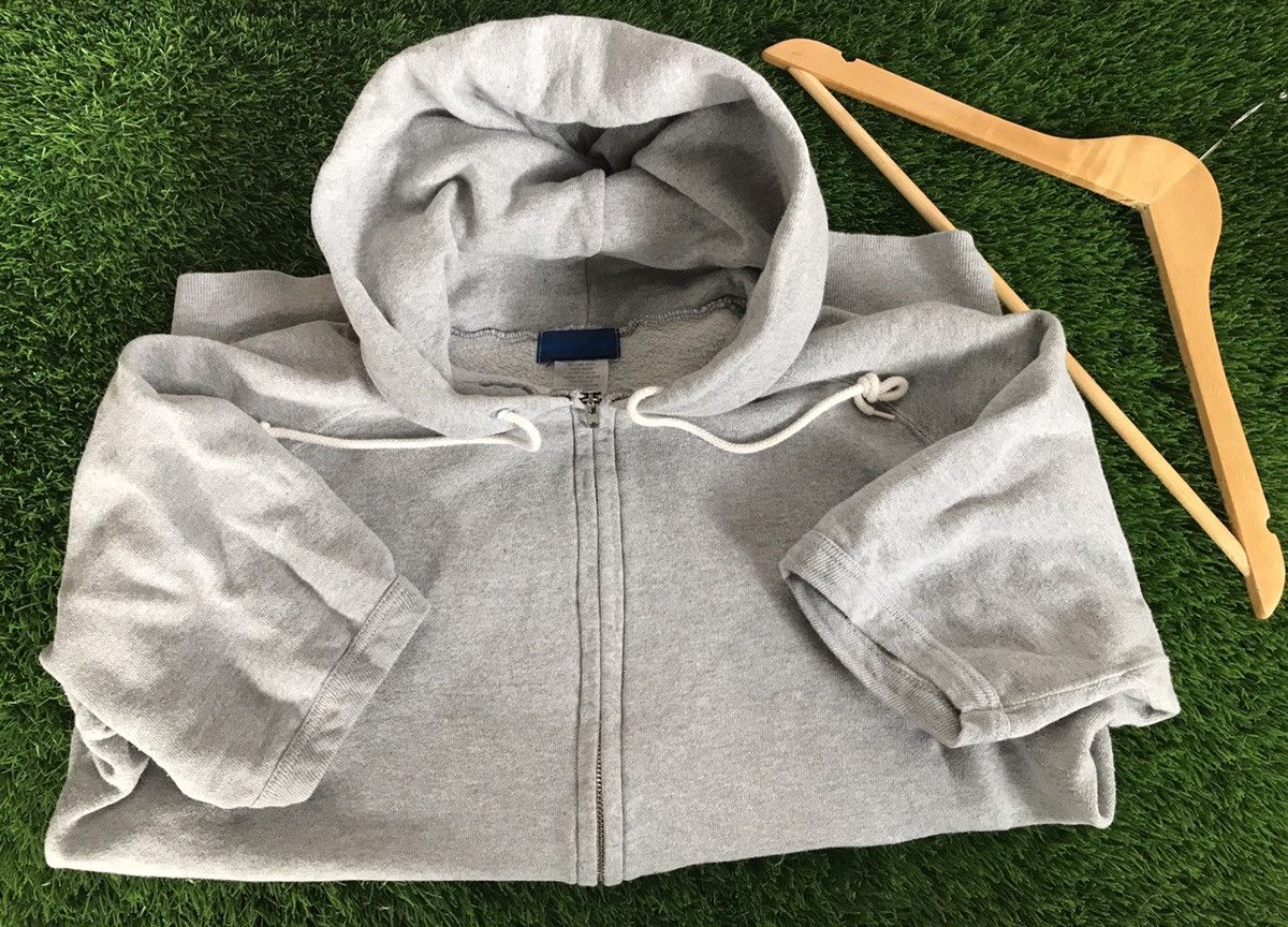 United Arrows United arrows short sleeve hoodies grey blue label Size US L / EU 52-54 / 3 - 7 Thumbnail