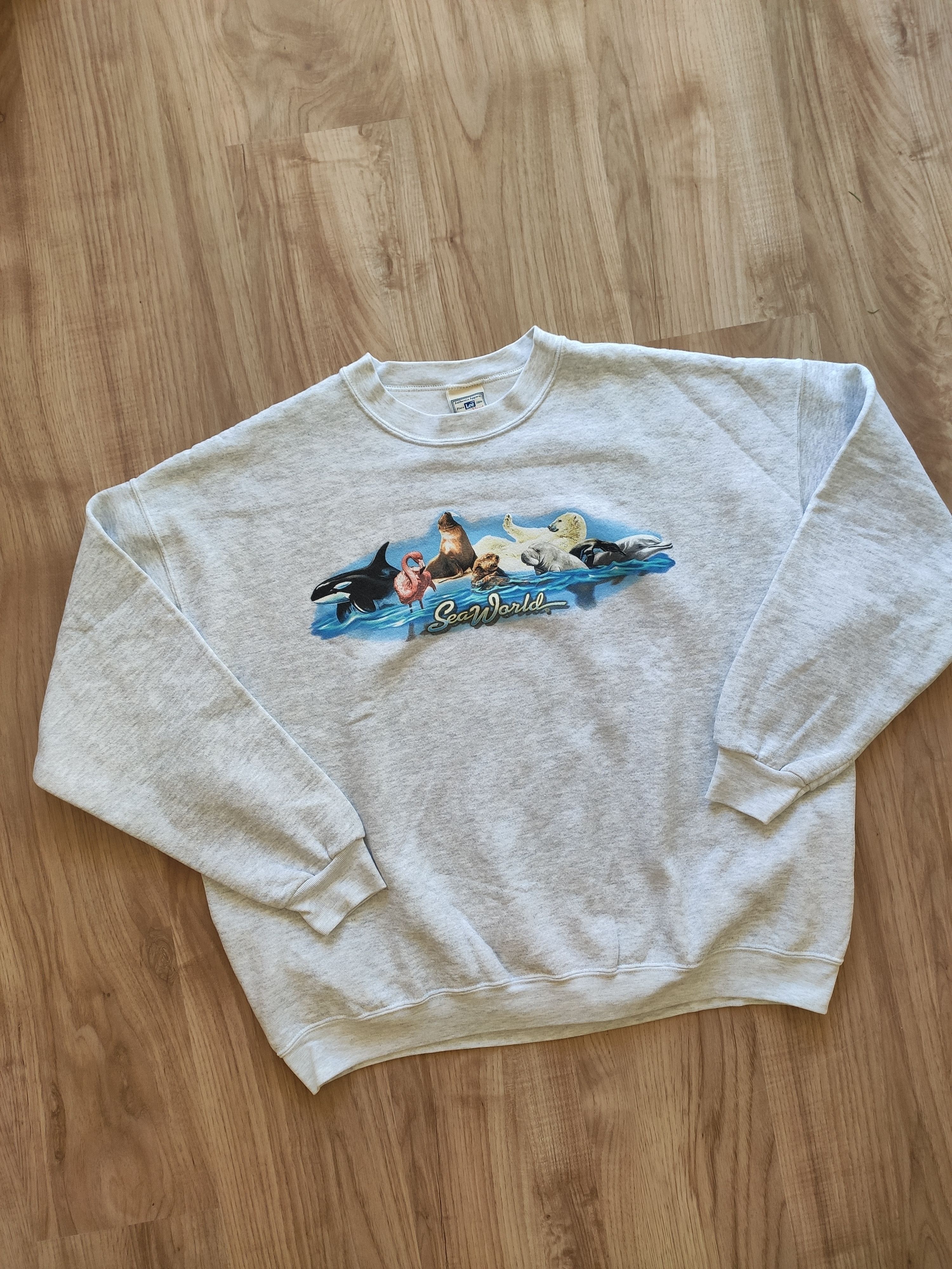 Lee Vintage boxy sweatshirt sweater animals dolphins 90s Size US XL / EU 56 / 4 - 1 Thumbnail