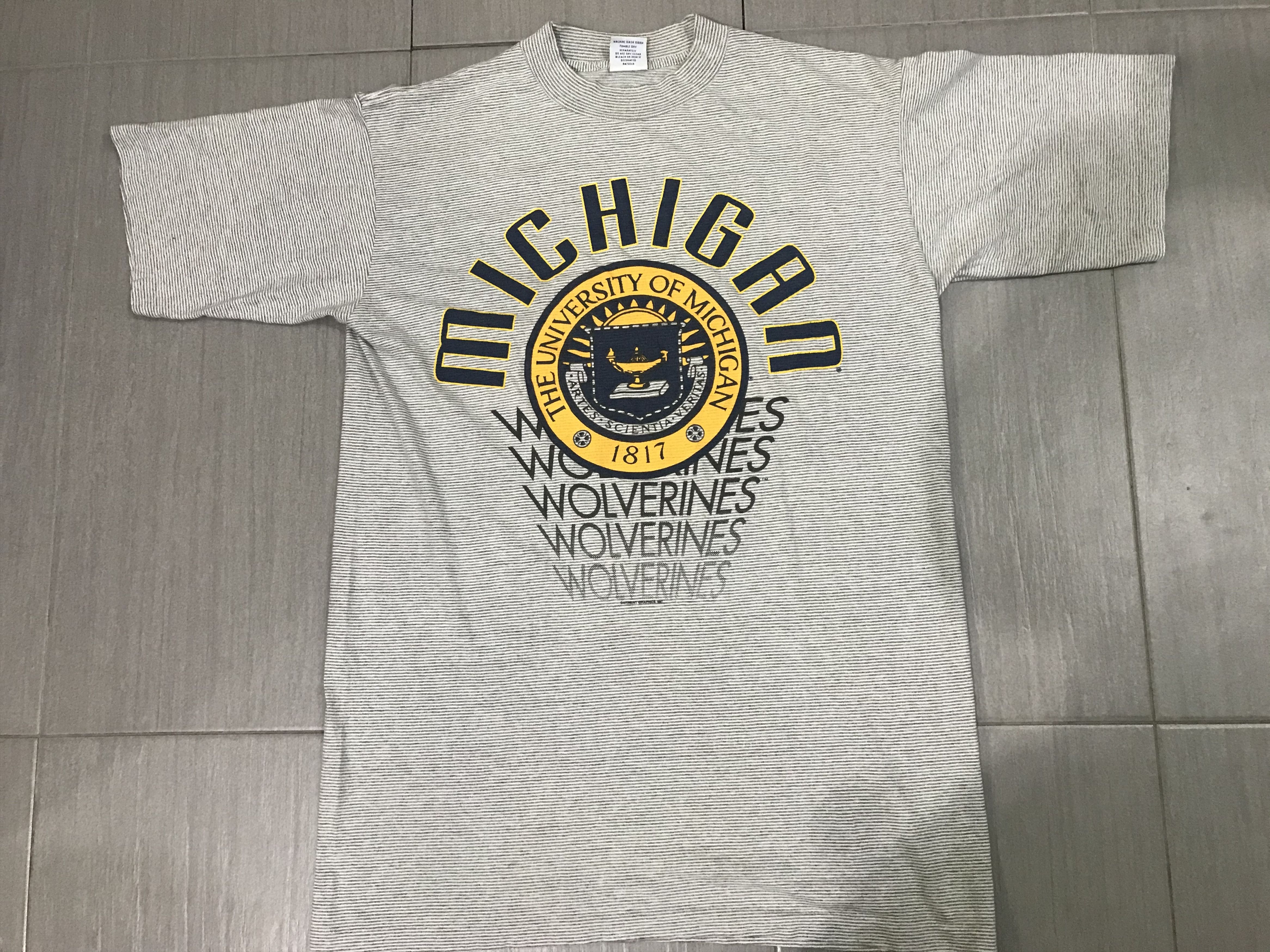 Vintage Vintage 90's University Of Michigan Wolverines T-Shirt Size US L / EU 52-54 / 3 - 3 Thumbnail