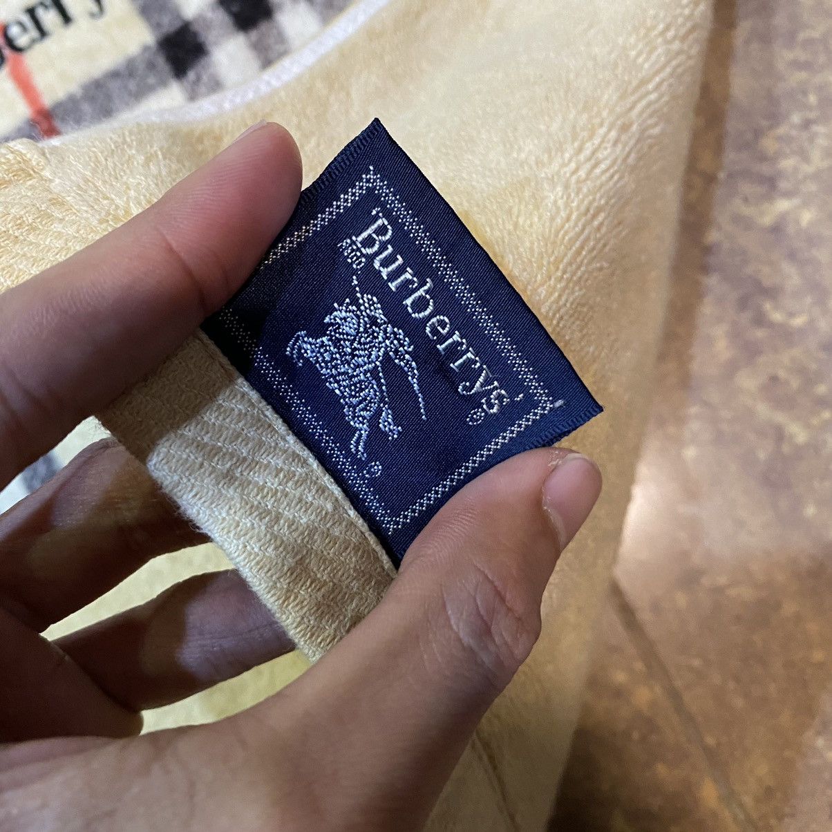 Burberry HARD TO FIND VINTAGE‼️Burberry Towel Size ONE SIZE - 5 Thumbnail