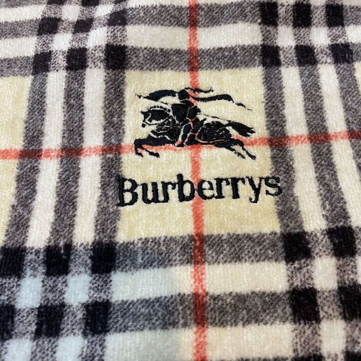 Burberry HARD TO FIND VINTAGE‼️Burberry Towel Size ONE SIZE - 4 Thumbnail