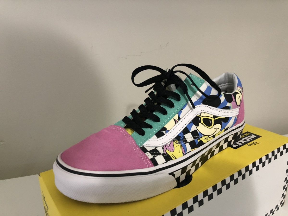 Disney by vans old clearance skool 8's mickey skate shoes