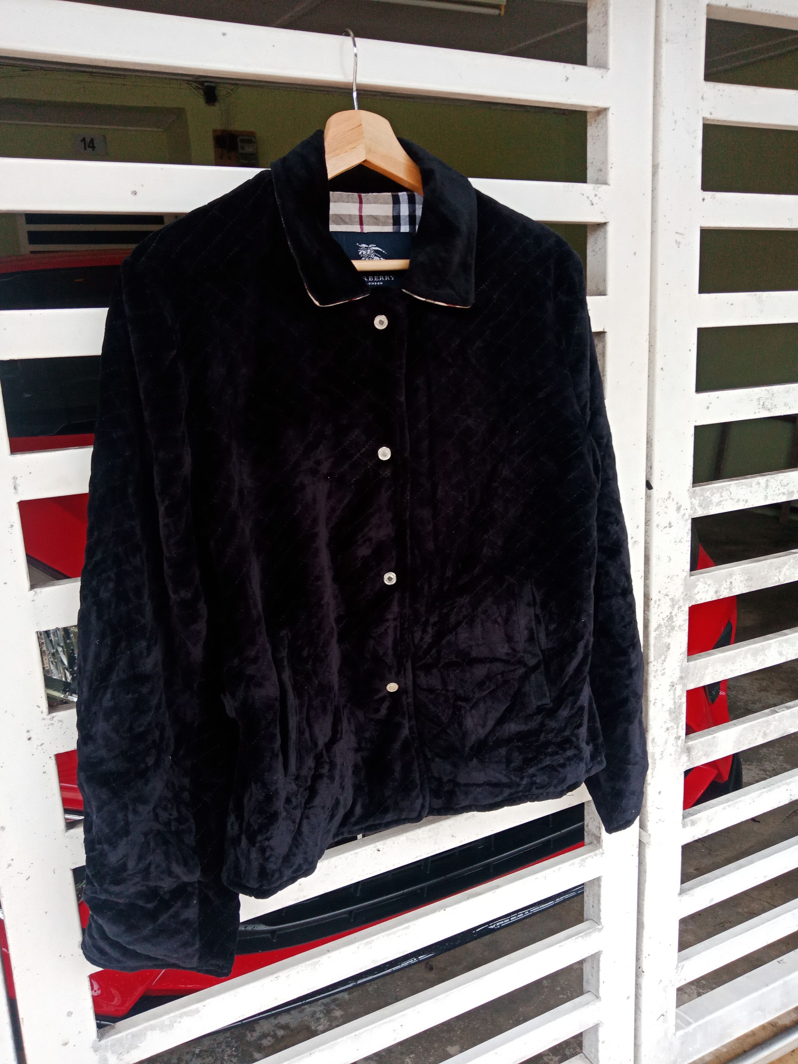 Burberry Burberry London Novacheck Velvet Size US M / EU 48-50 / 2 - 5 Thumbnail