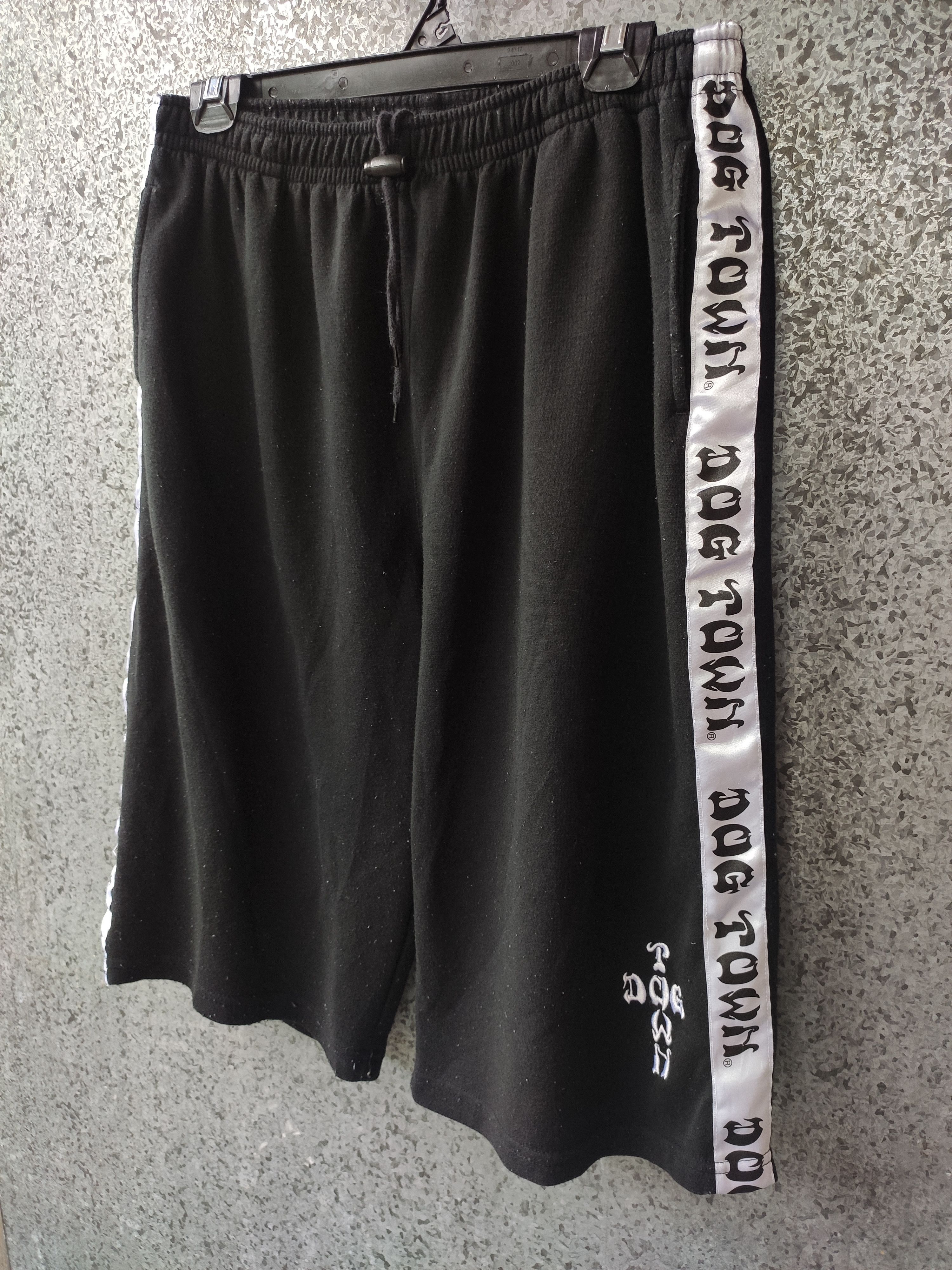 Dogtown Vintage Dogtown shorts Size US 34 / EU 50 - 2 Thumbnail