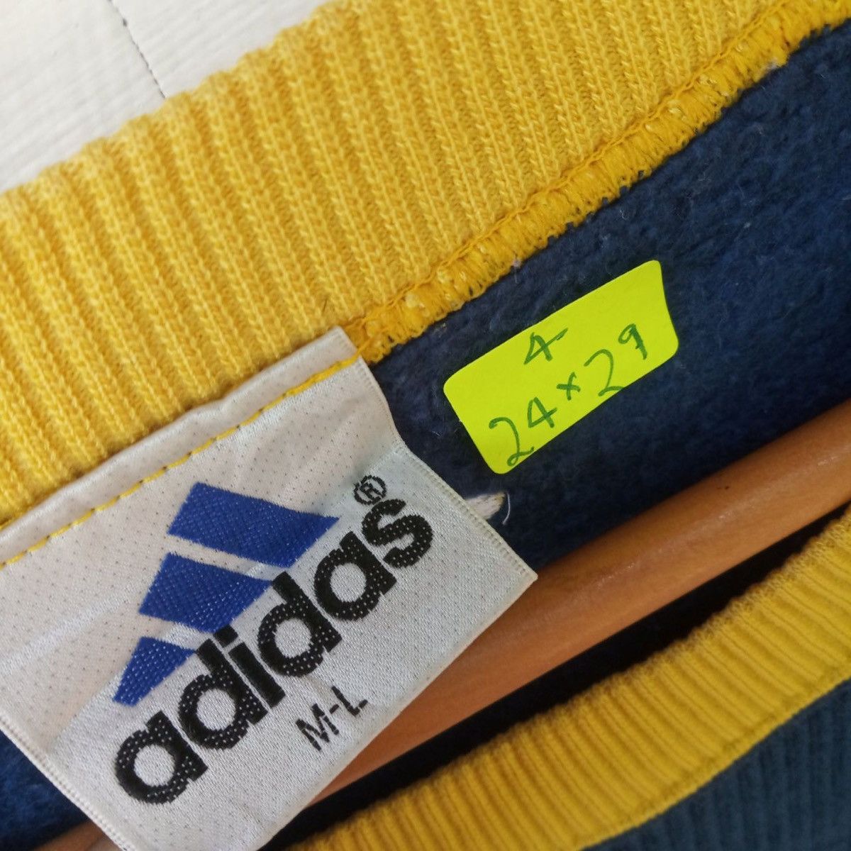 Adidas Adidas Embroidery Logo Sweatshirt Size US L / EU 52-54 / 3 - 6 Thumbnail