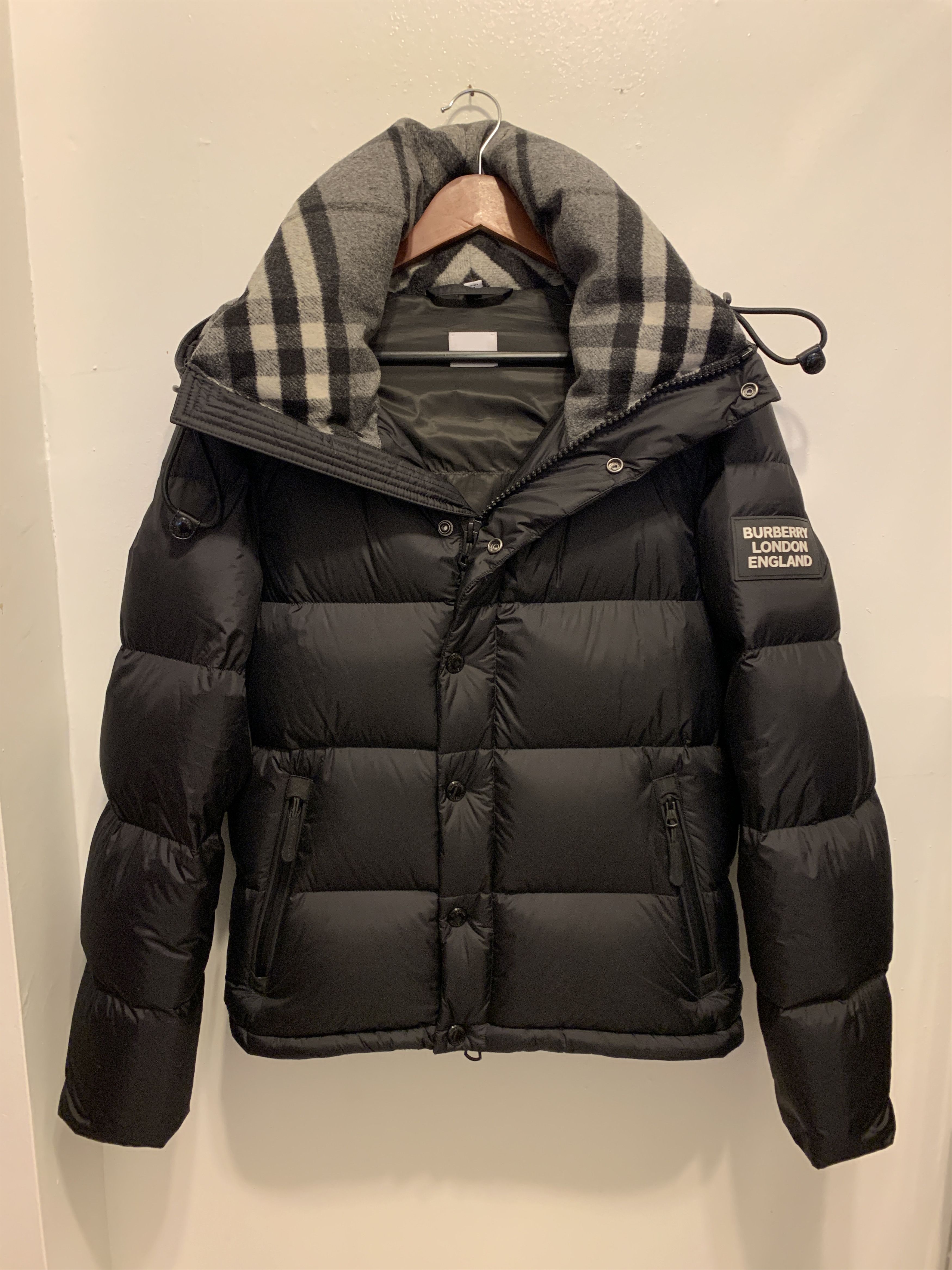 Man cheapest burberry puffer jacket