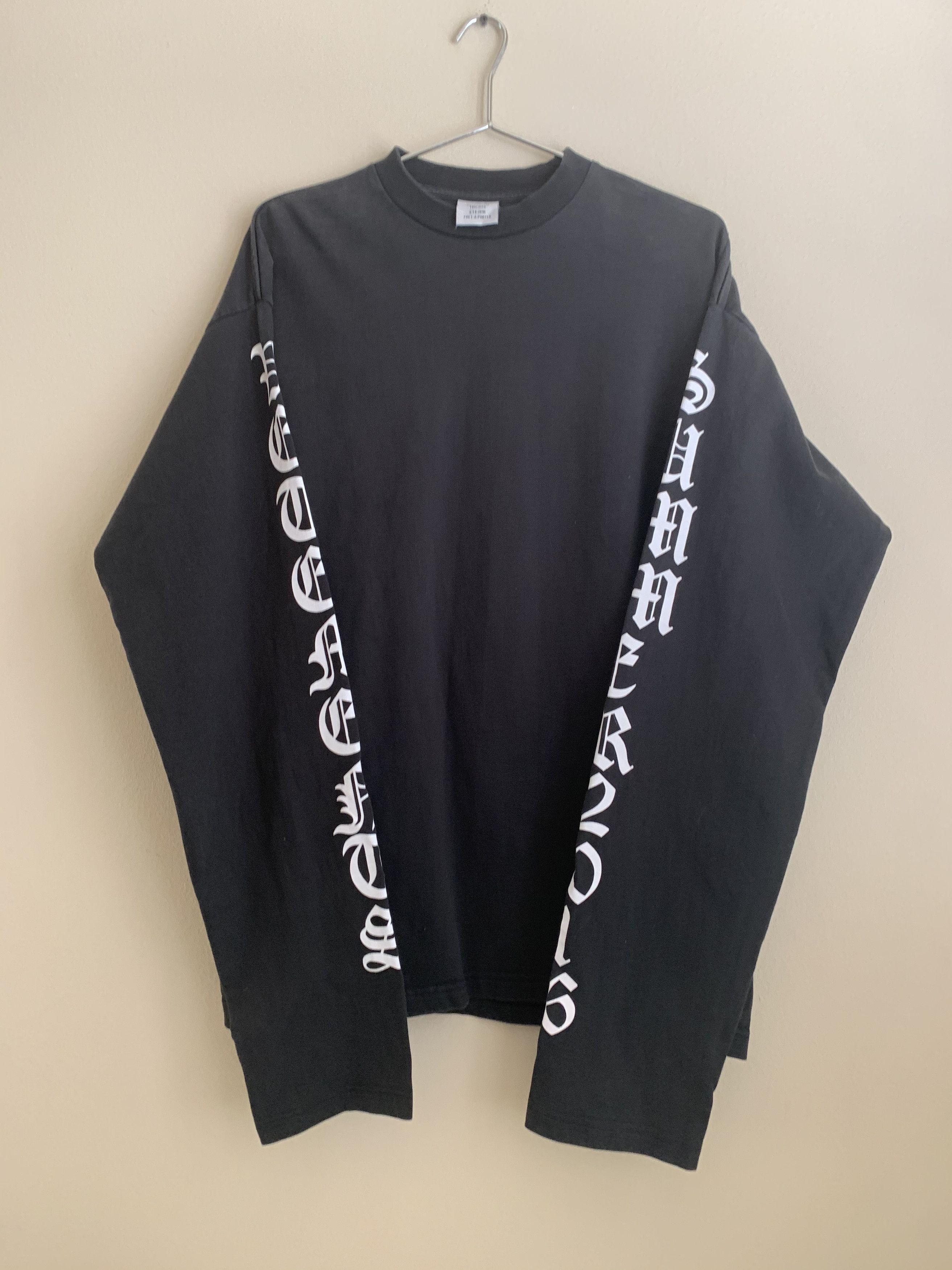 Vetements VETEMENTS Black Gothic Font Long Sleeve T-Shirt | Grailed