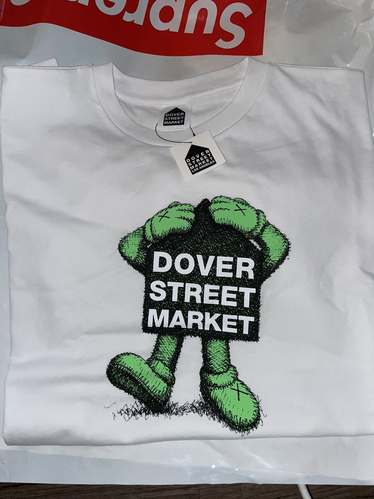 送料無料！Fluro Rebellion Kaws x Dover Street Market Tee 緑 KAWS x DSM FLURO REBELLION TEE DOVER STREET MARKET | eBay