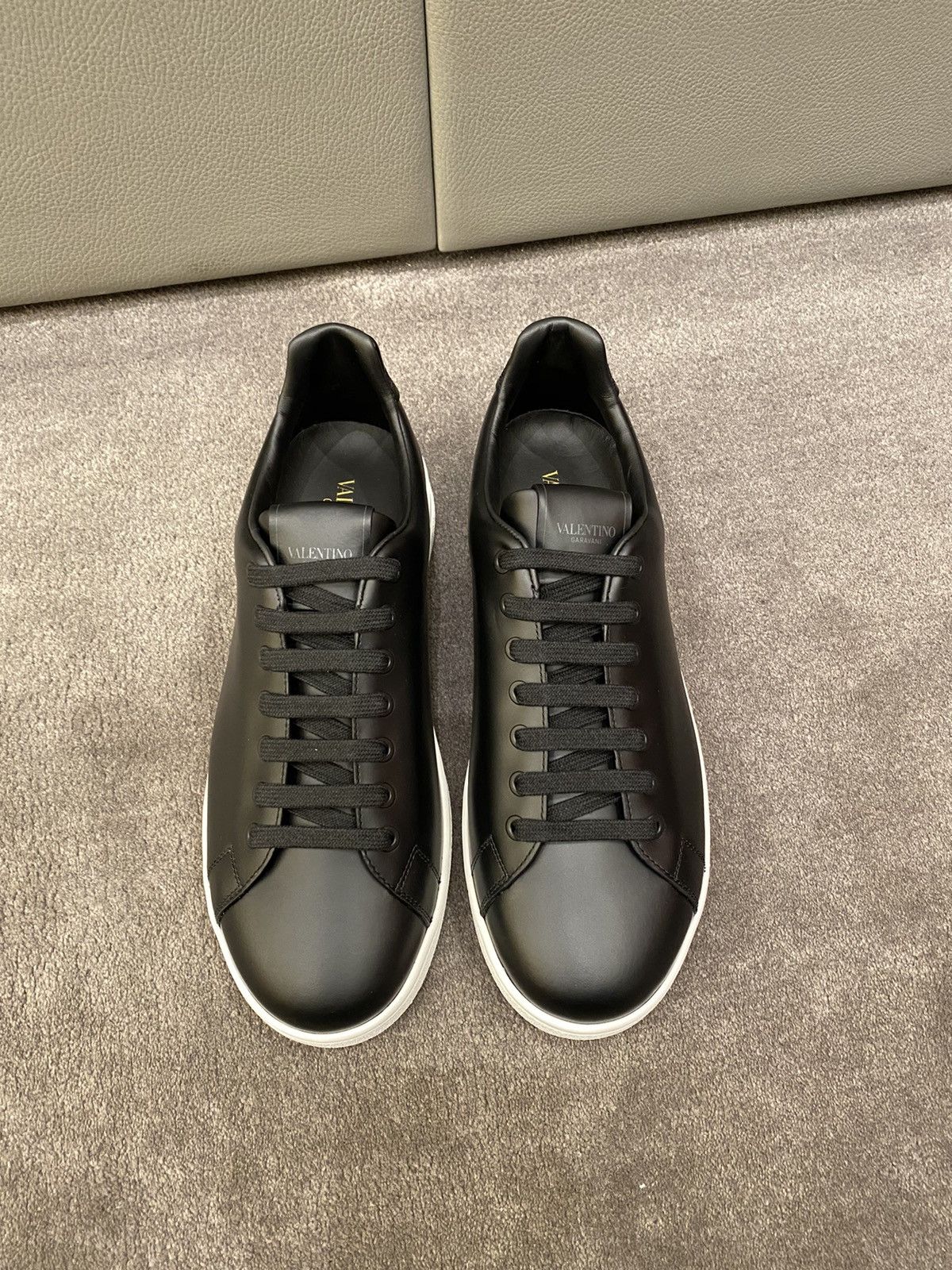 Valentino RARE UNRELEASED VALENTINO GARAVANI UOMO FW20 RUNWAY SNEAKER Size US 8 / EU 41 - 7 Thumbnail