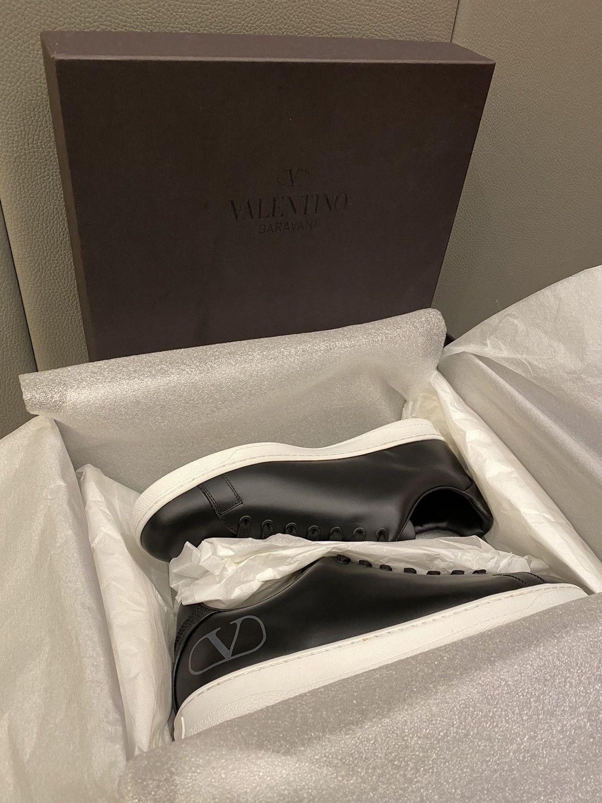 Valentino RARE UNRELEASED VALENTINO GARAVANI UOMO FW20 RUNWAY SNEAKER Size US 8 / EU 41 - 18 Thumbnail
