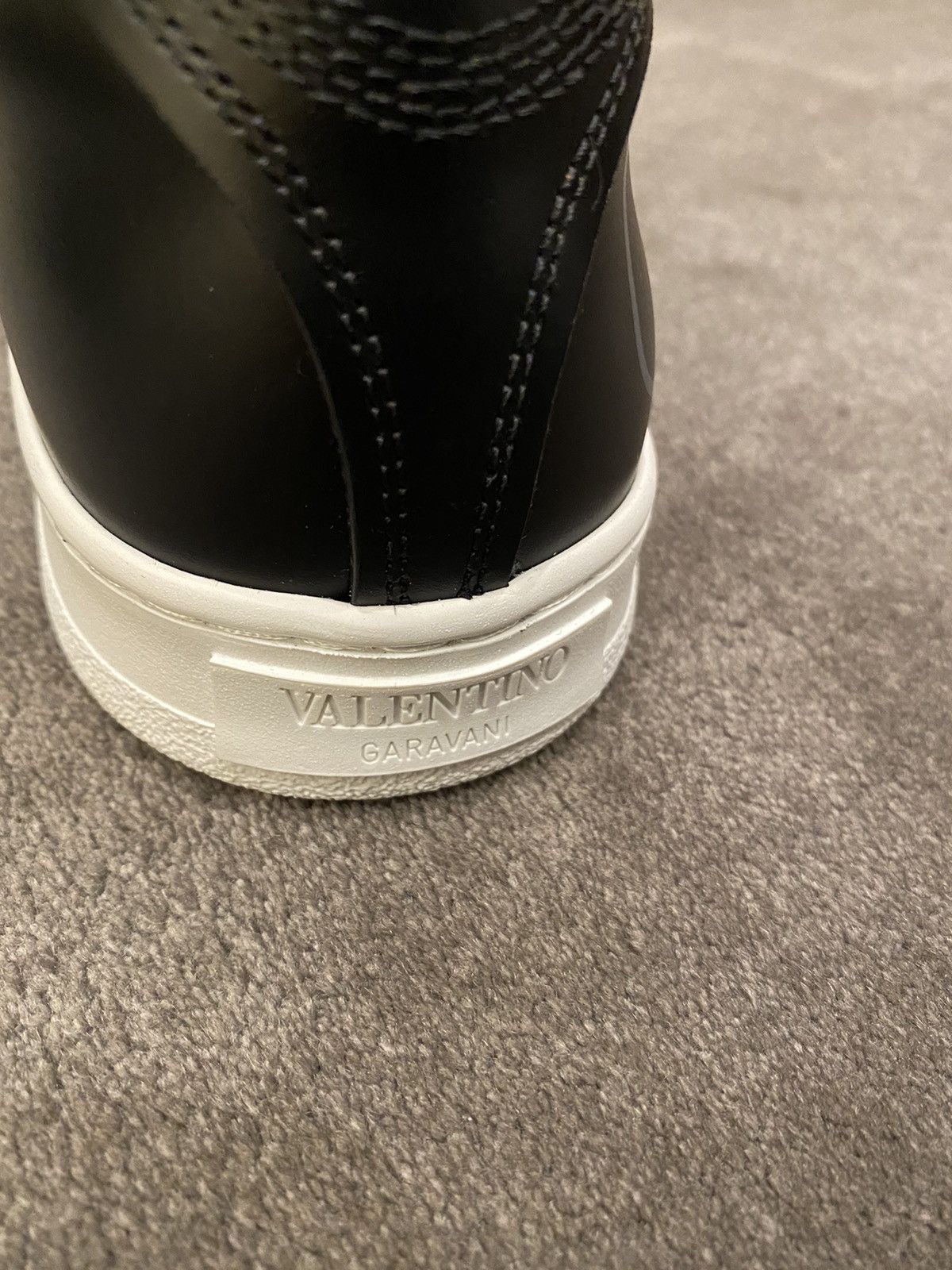Valentino RARE UNRELEASED VALENTINO GARAVANI UOMO FW20 RUNWAY SNEAKER Size US 8 / EU 41 - 13 Thumbnail