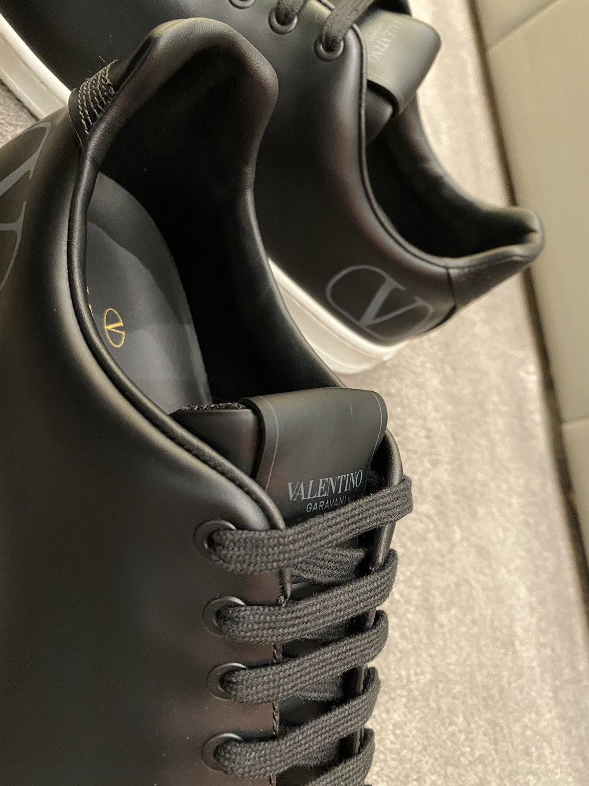 Valentino RARE UNRELEASED VALENTINO GARAVANI UOMO FW20 RUNWAY SNEAKER Size US 8 / EU 41 - 16 Thumbnail