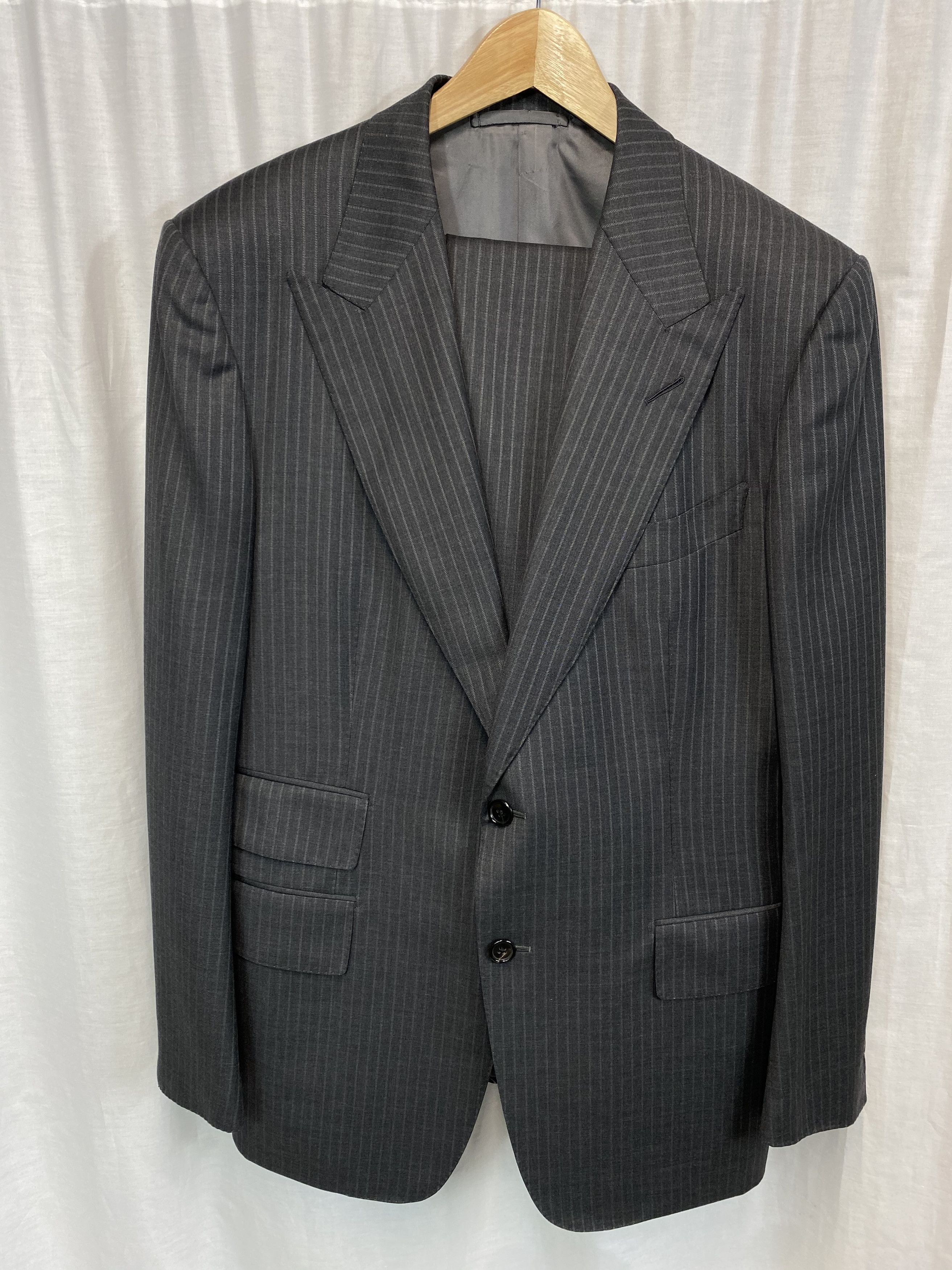 Tom Ford TOM FORD Gray Pinstripe Peak Lapel SUIT US 42 R | Grailed