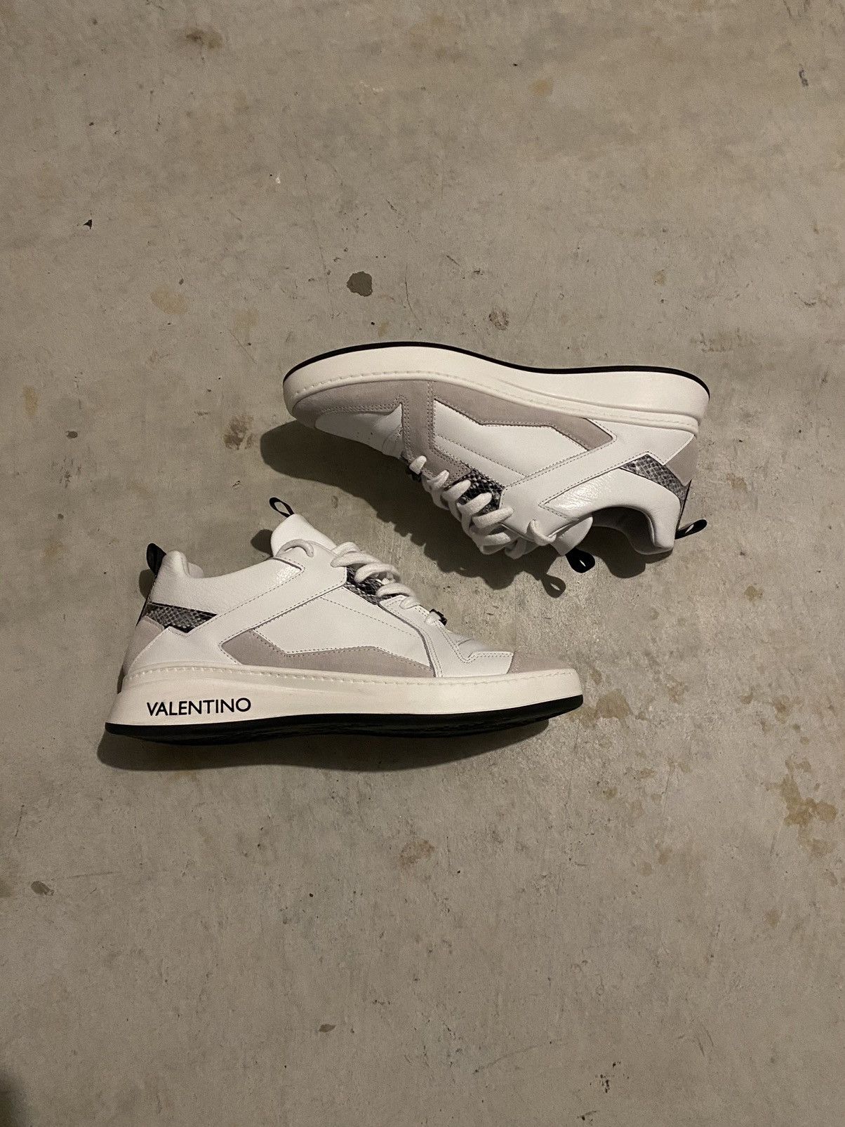Valentino Valentino Low-Top Sneakers Size US 9 / EU 42 - 2 Thumbnail