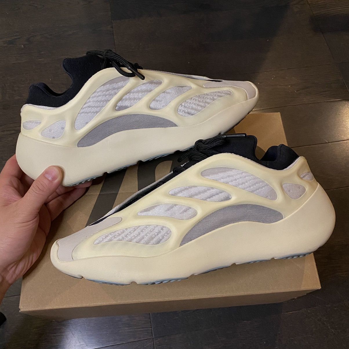 Adidas × Yeezy Yeezy Boost 700 V3 Azael Size US 9.5 / EU 42-43 - 4 Thumbnail