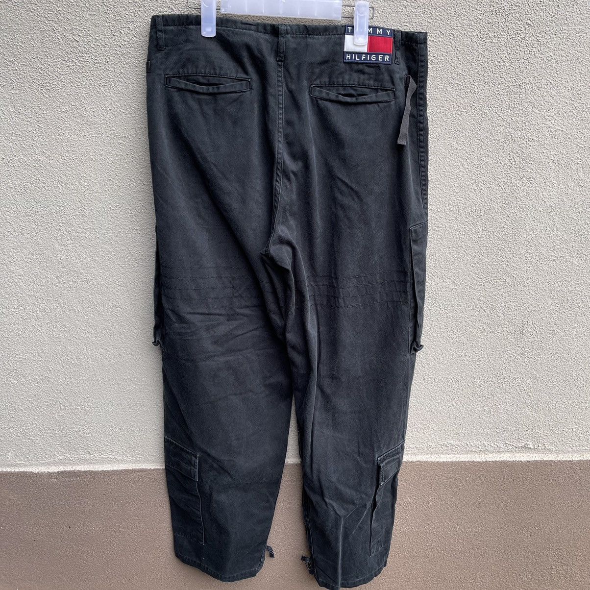 Tommy Hilfiger × Vintage Vintage TOMMY HILFIGER cargo pants multi pocket tactical Size US 34 / EU 50 - 2 Thumbnail