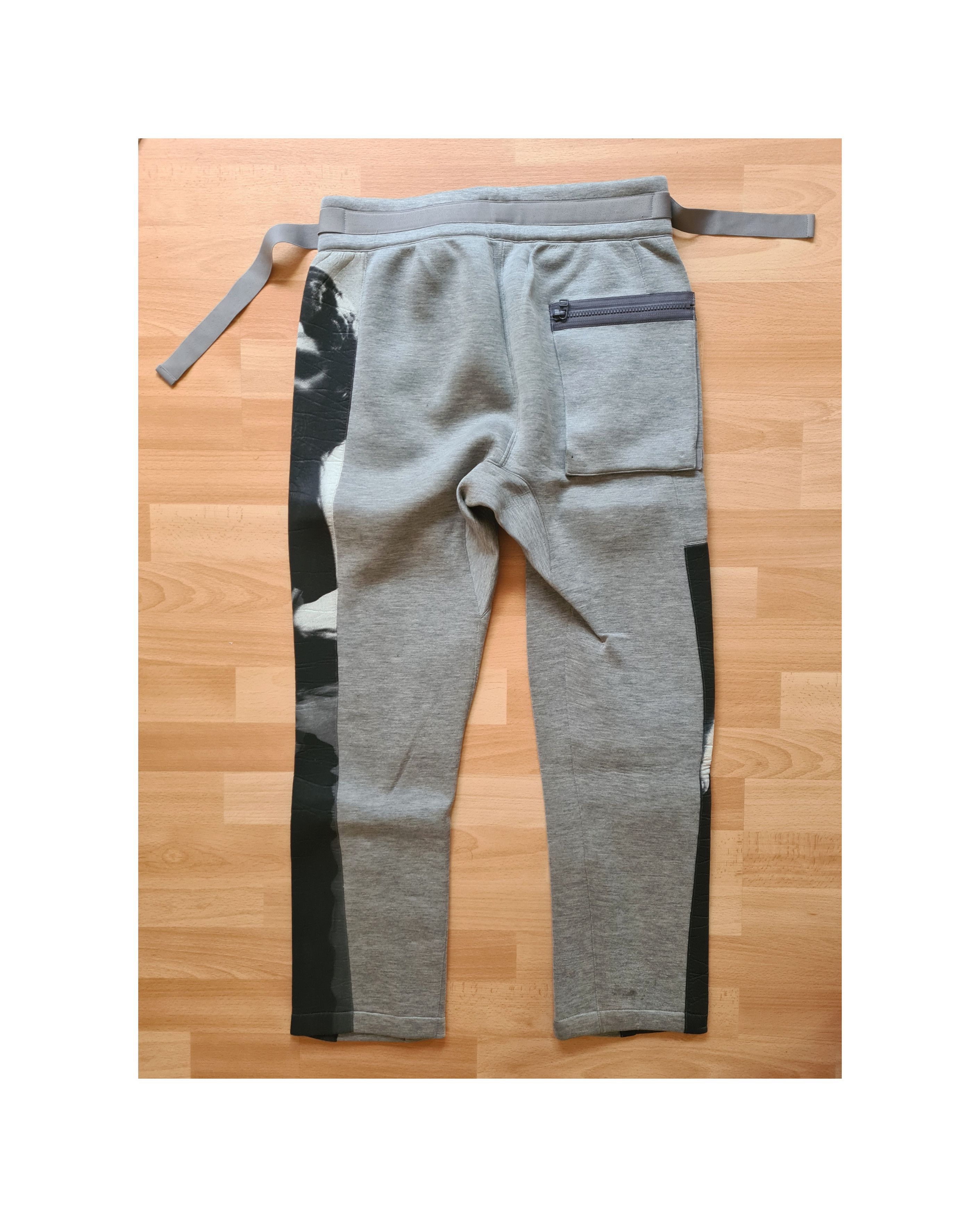 Helmut Lang Helmut Lang Grey Hand & Woman Print Joggers Size US 31 - 2 Thumbnail