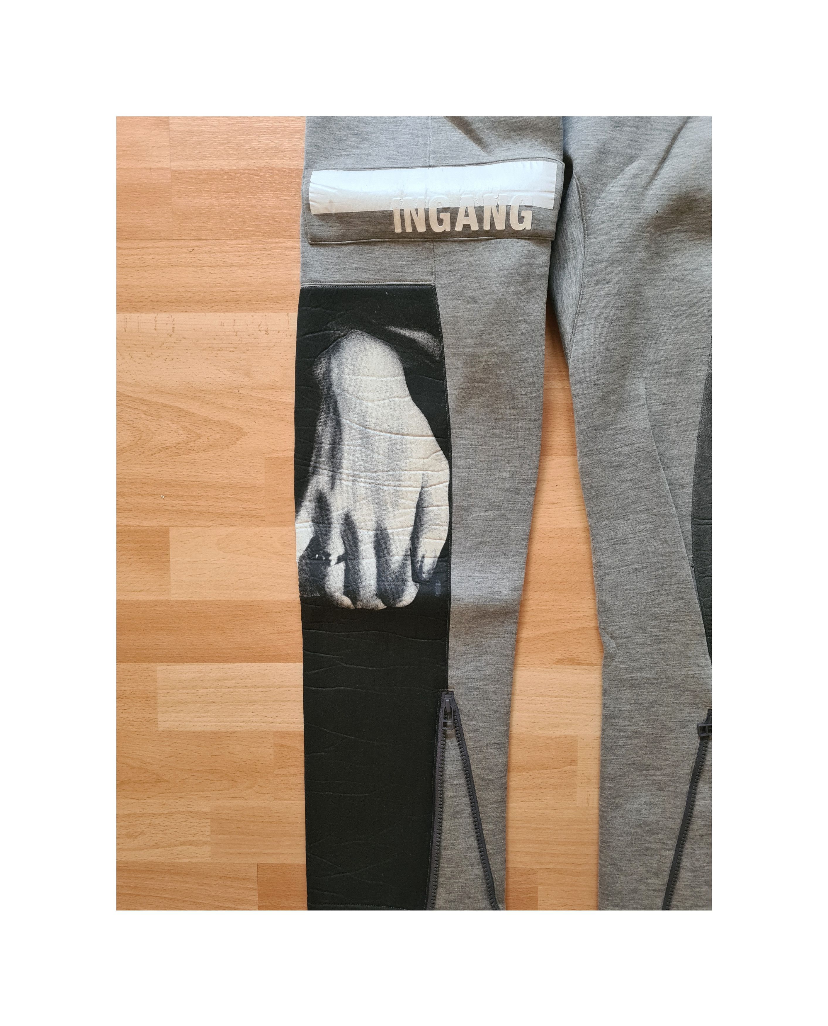 Helmut Lang Helmut Lang Grey Hand & Woman Print Joggers Size US 31 - 3 Thumbnail