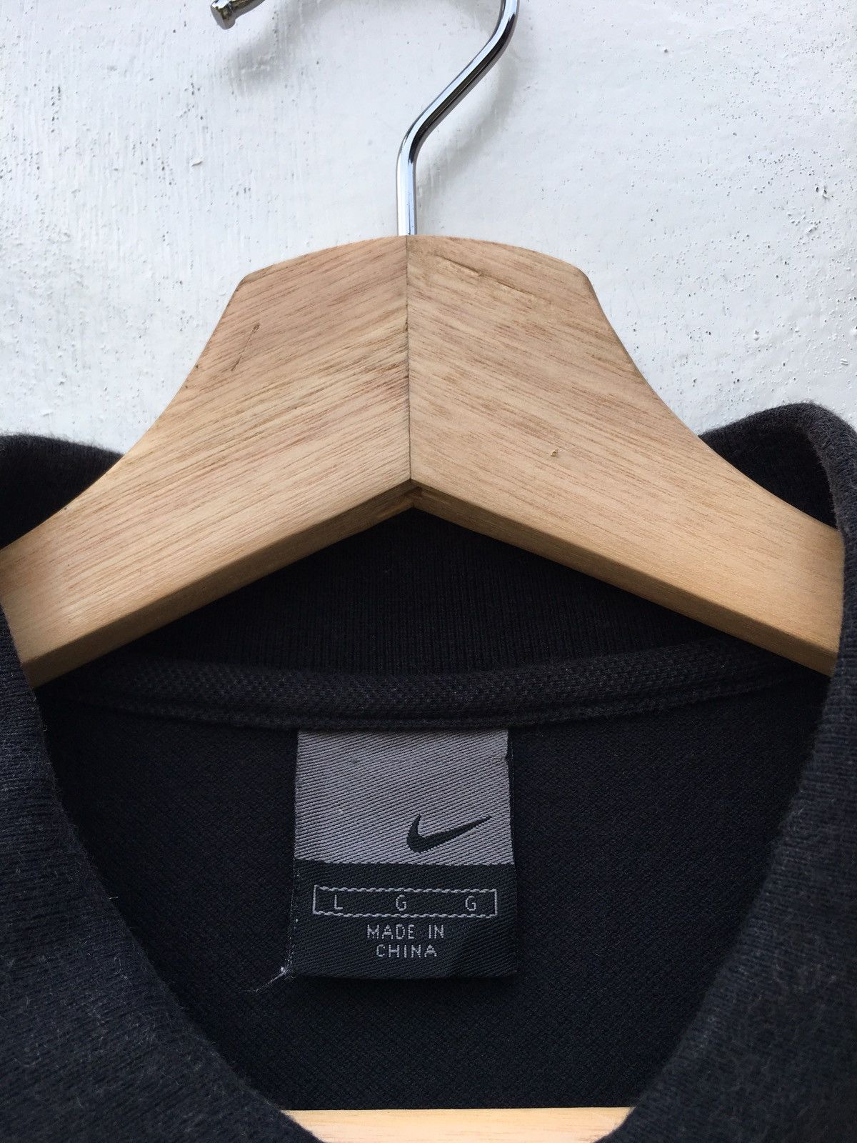 Nike Rare Nike Small Swoosh Embroidered Logo Polo Shirt Size US L / EU 52-54 / 3 - 7 Thumbnail