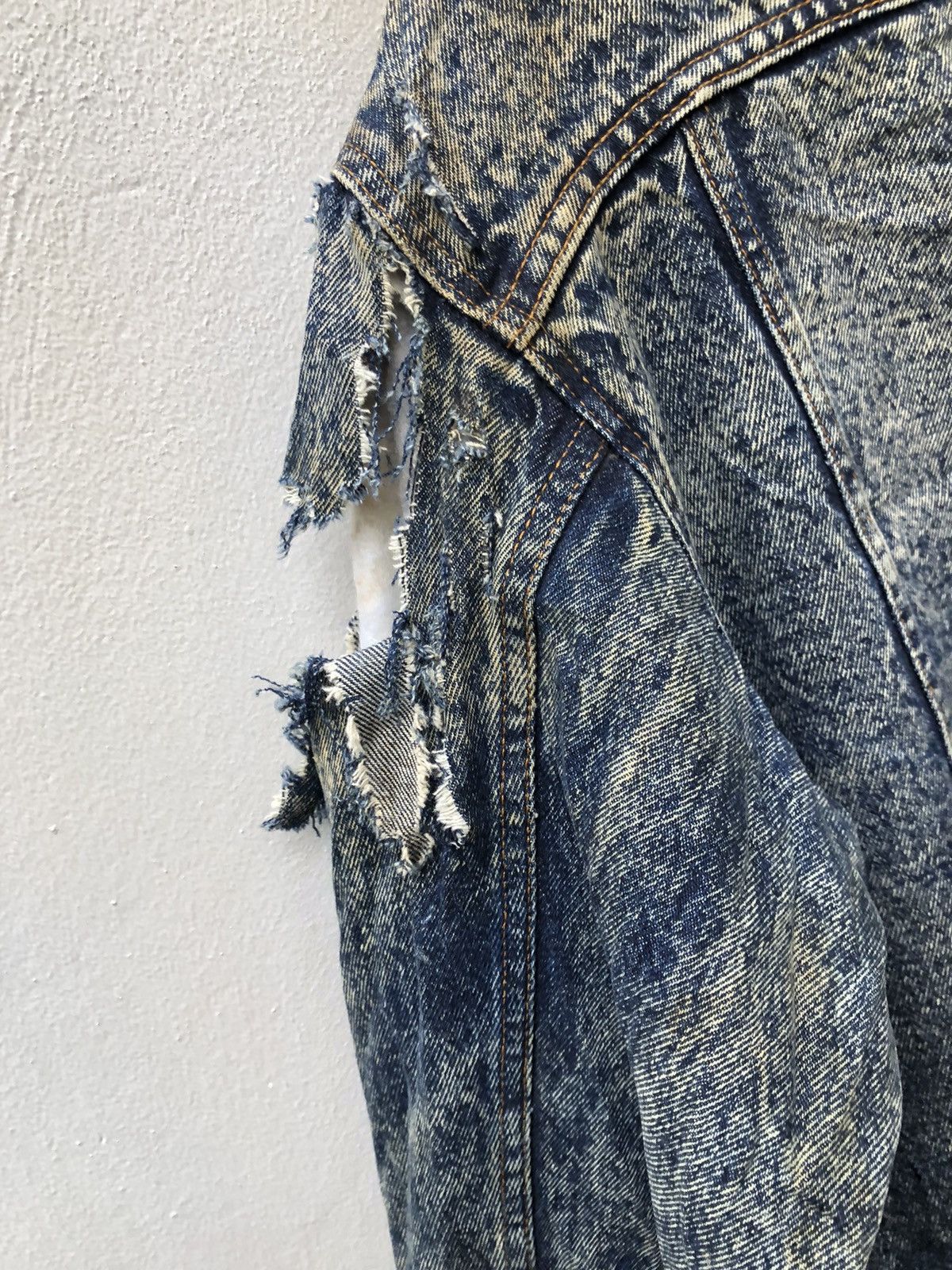 Levi's 80s Levi’s Acid Wash Denim Distressed Sherpa Lining Jacket Size US M / EU 48-50 / 2 - 15 Thumbnail