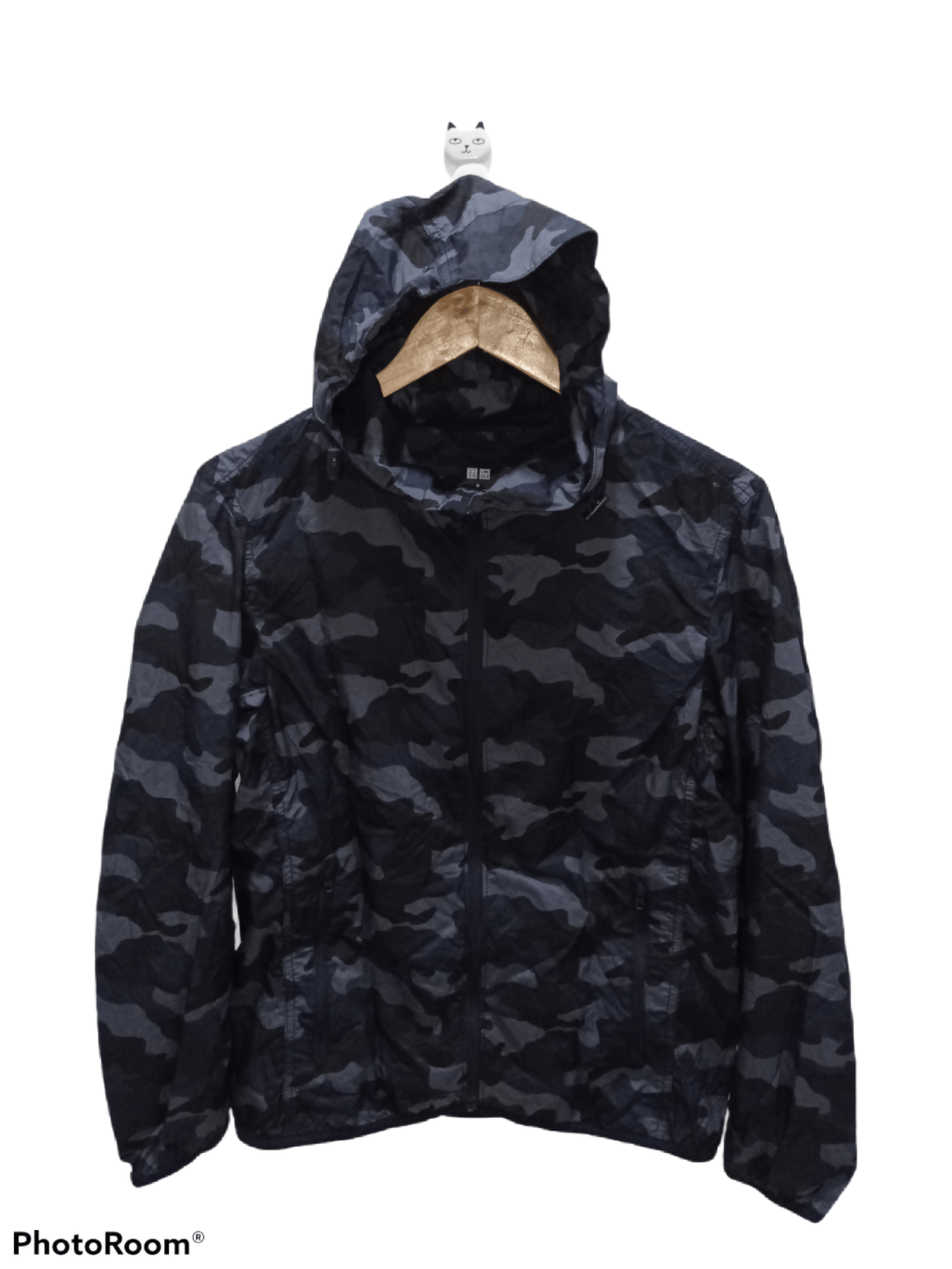 Uniqlo UT Camo Army Windbreaker Jacket Blue Black Zipper