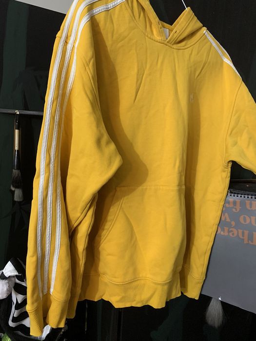 Vintage yellow 2024 adidas sweatshirt