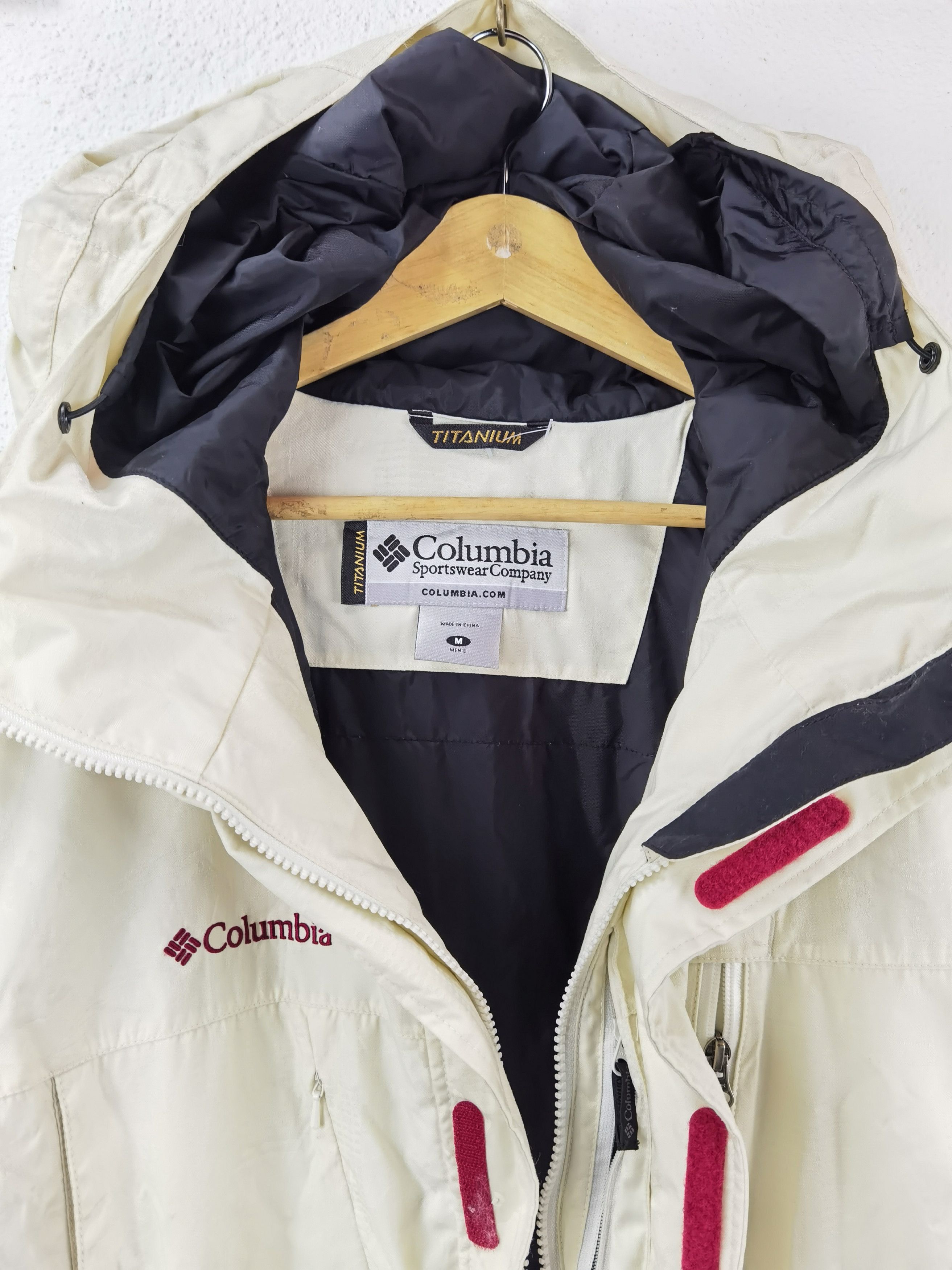 image of 1.6 Columbia Ski Jacket in Pearl Milk, Men's (Size Medium)