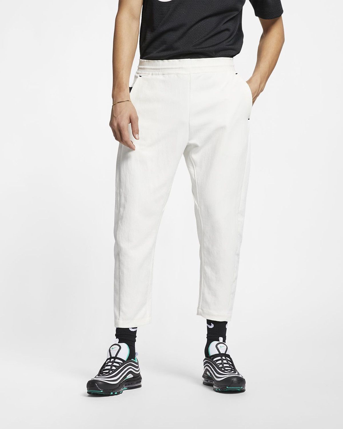 Nike cropped woven pants hotsell