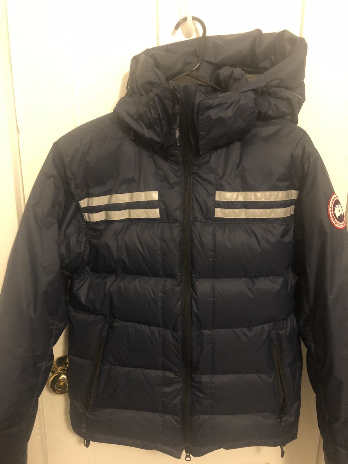 Canada goose men's summit jacket deals