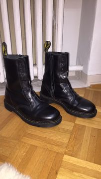 Dr martens 146 hot sale black broder