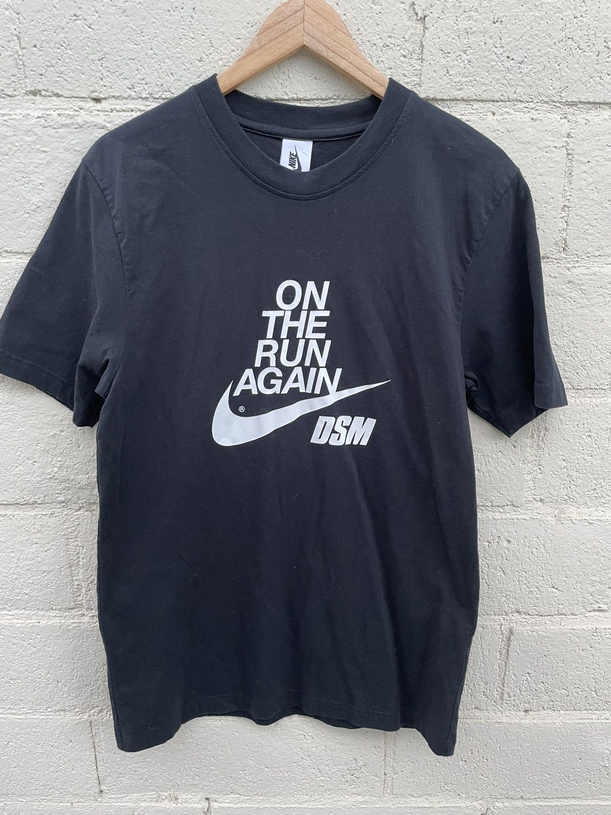 Dover Street Market × Nike DSM Nike tee Size US M / EU 48-50 / 2 - 1 Thumbnail