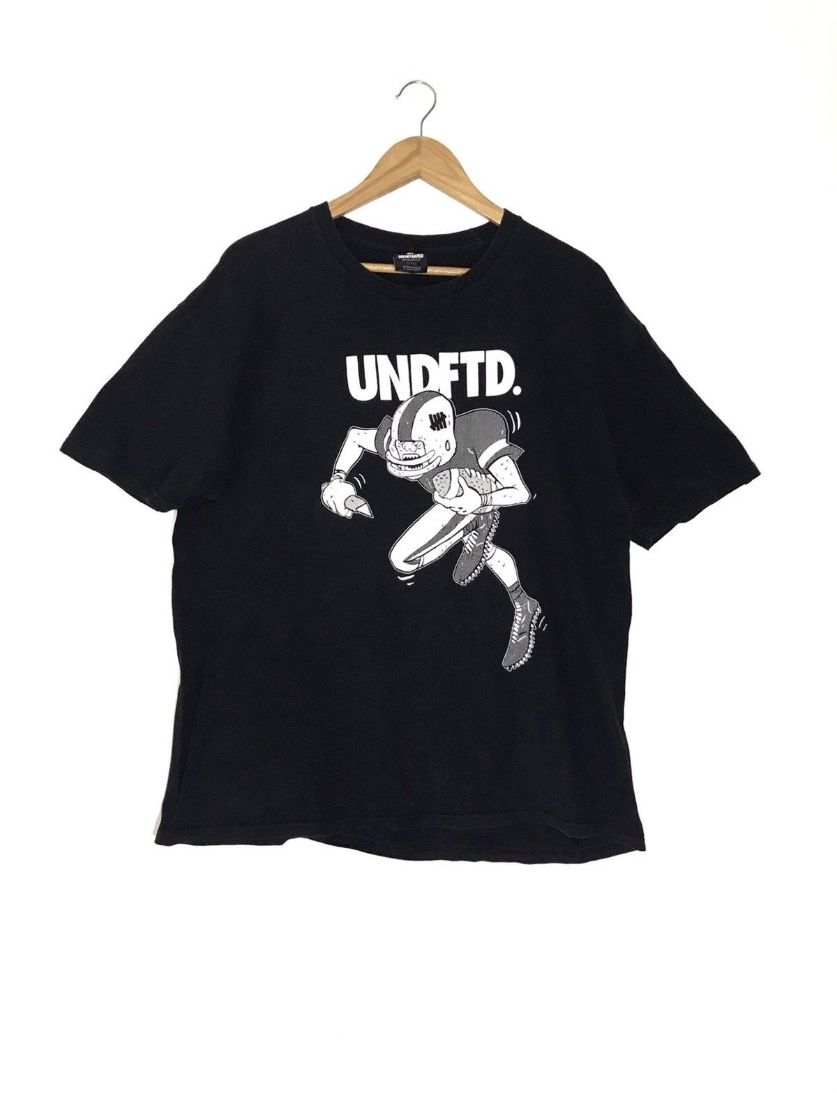 Undefeated Iconic Undefeated Streetwear Rugby Games Big Logo Tees Size US L / EU 52-54 / 3 - 1 Thumbnail