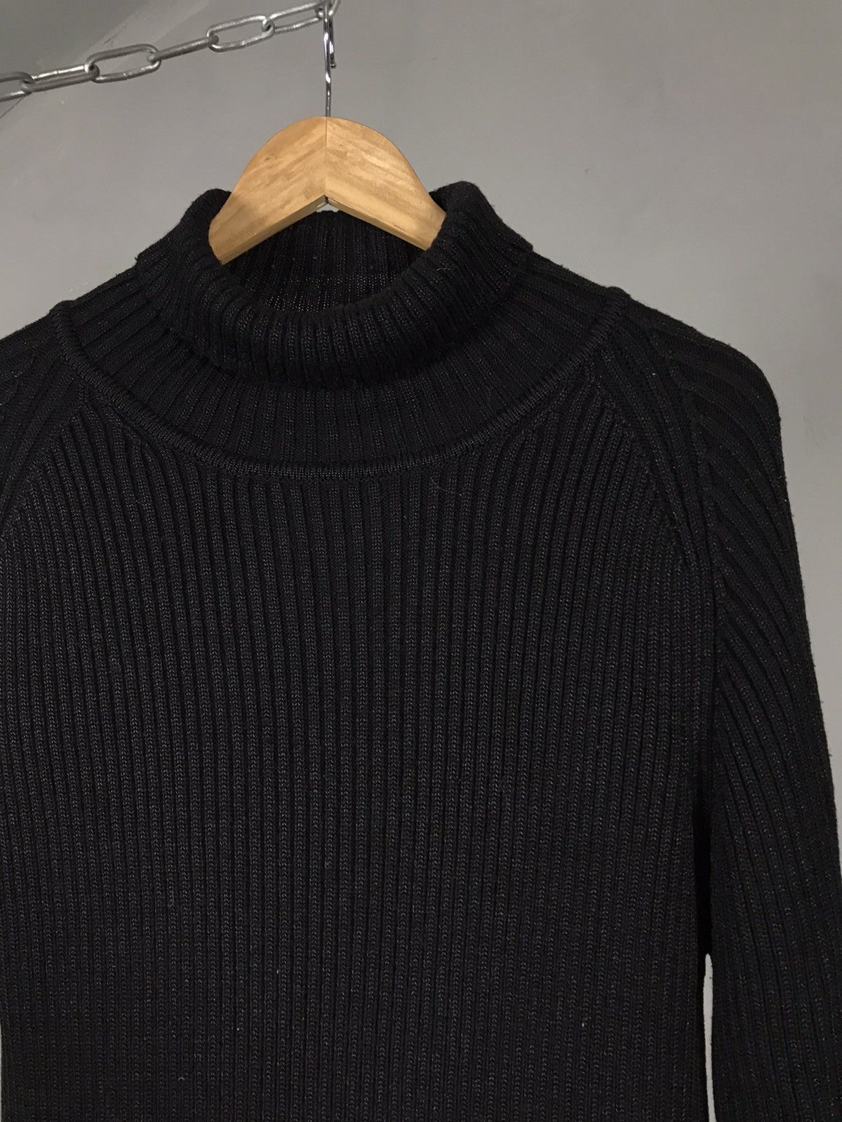 Givenchy Givenchy men luxury vintage black sweater Size US M / EU 48-50 / 2 - 2 Thumbnail