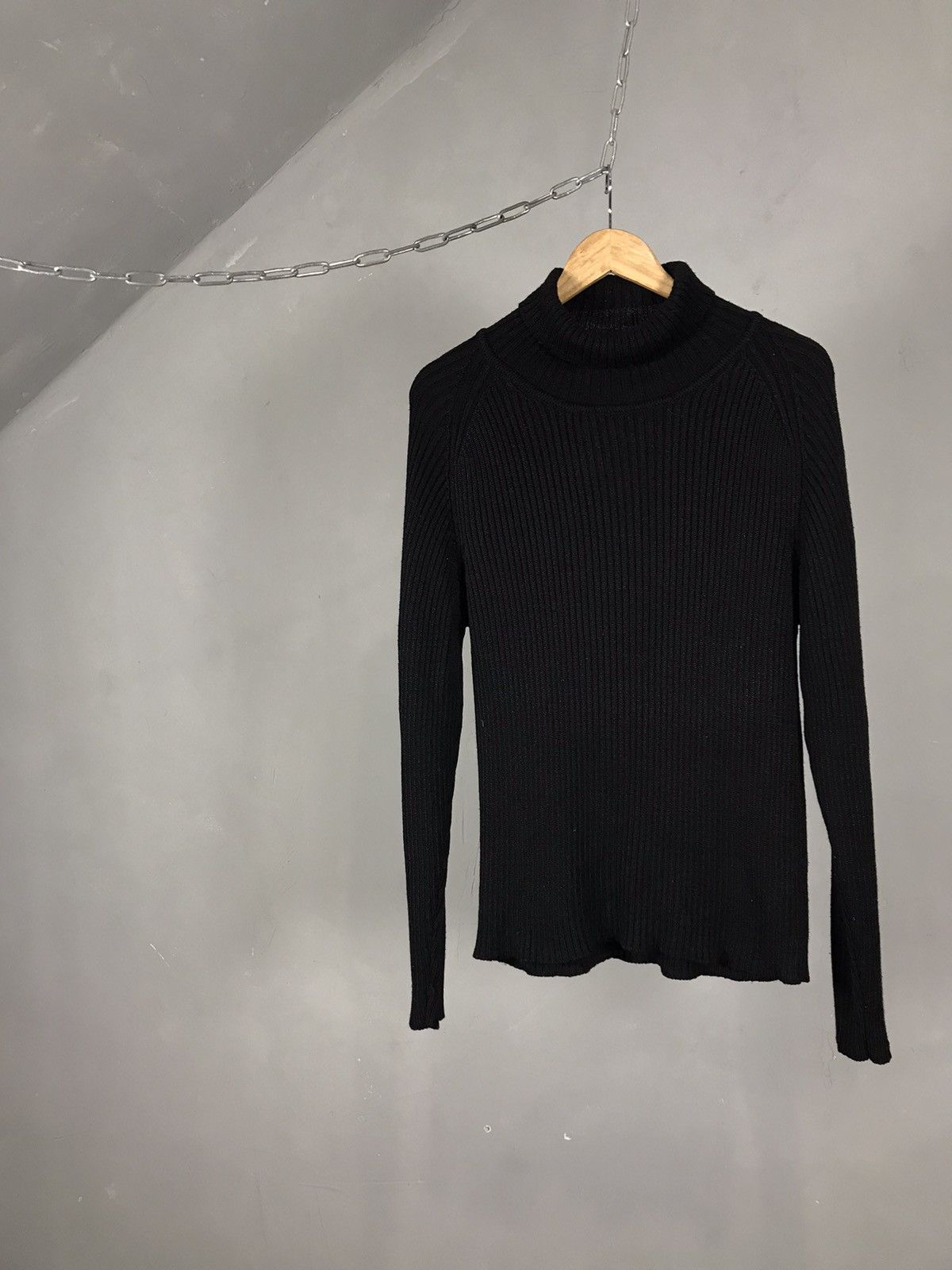 Givenchy Givenchy men luxury vintage black sweater Size US M / EU 48-50 / 2 - 1 Thumbnail
