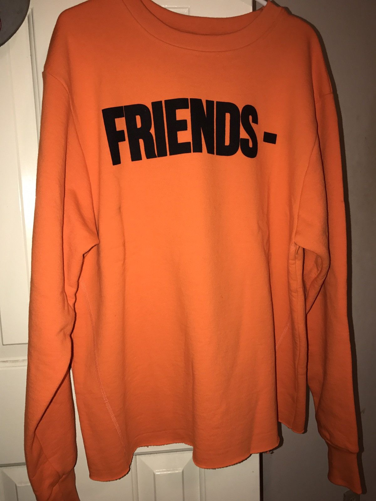 Vlone discount friends crewneck