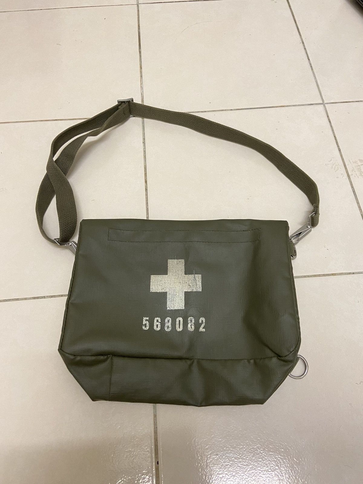 Swiss Protective Mask Deployment Bag