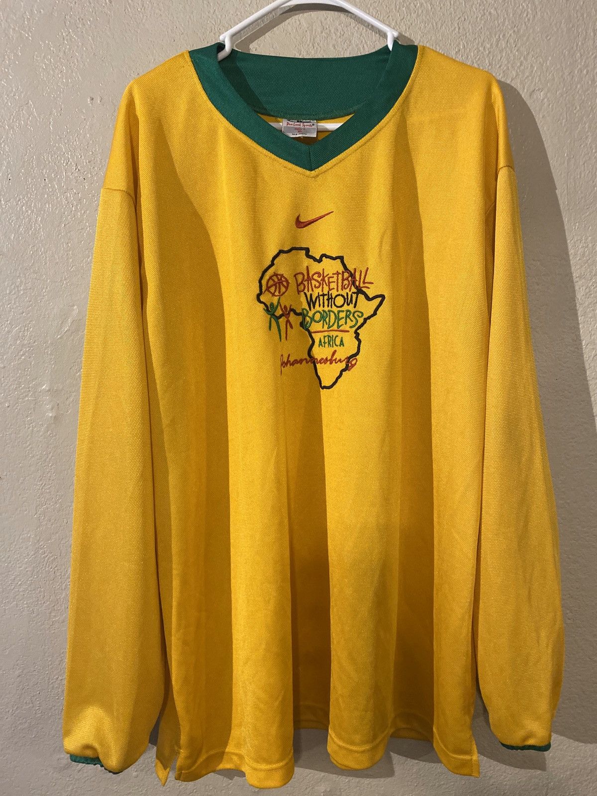 Nike 2010 Basketball Without Borders FIBA NBA warmup jersey Size US XL / EU 56 / 4 - 1 Thumbnail