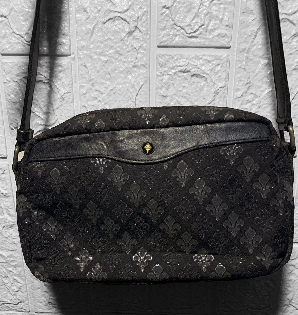 Patrick cox sling bag price shop