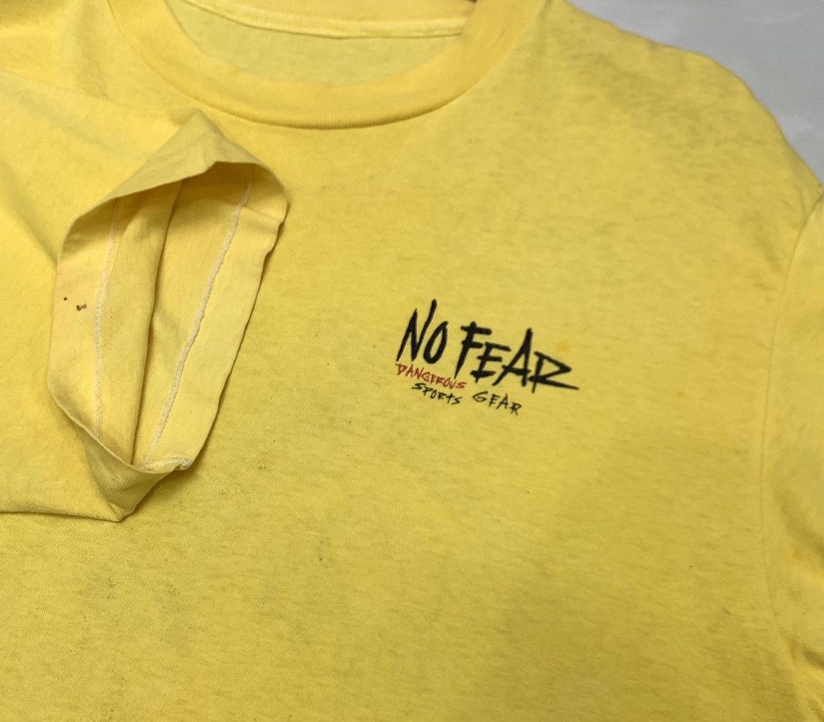No Fear × Vintage RARE!! Vintage 90s No Fear Surfing Animal T-shirts Size US L / EU 52-54 / 3 - 5 Thumbnail
