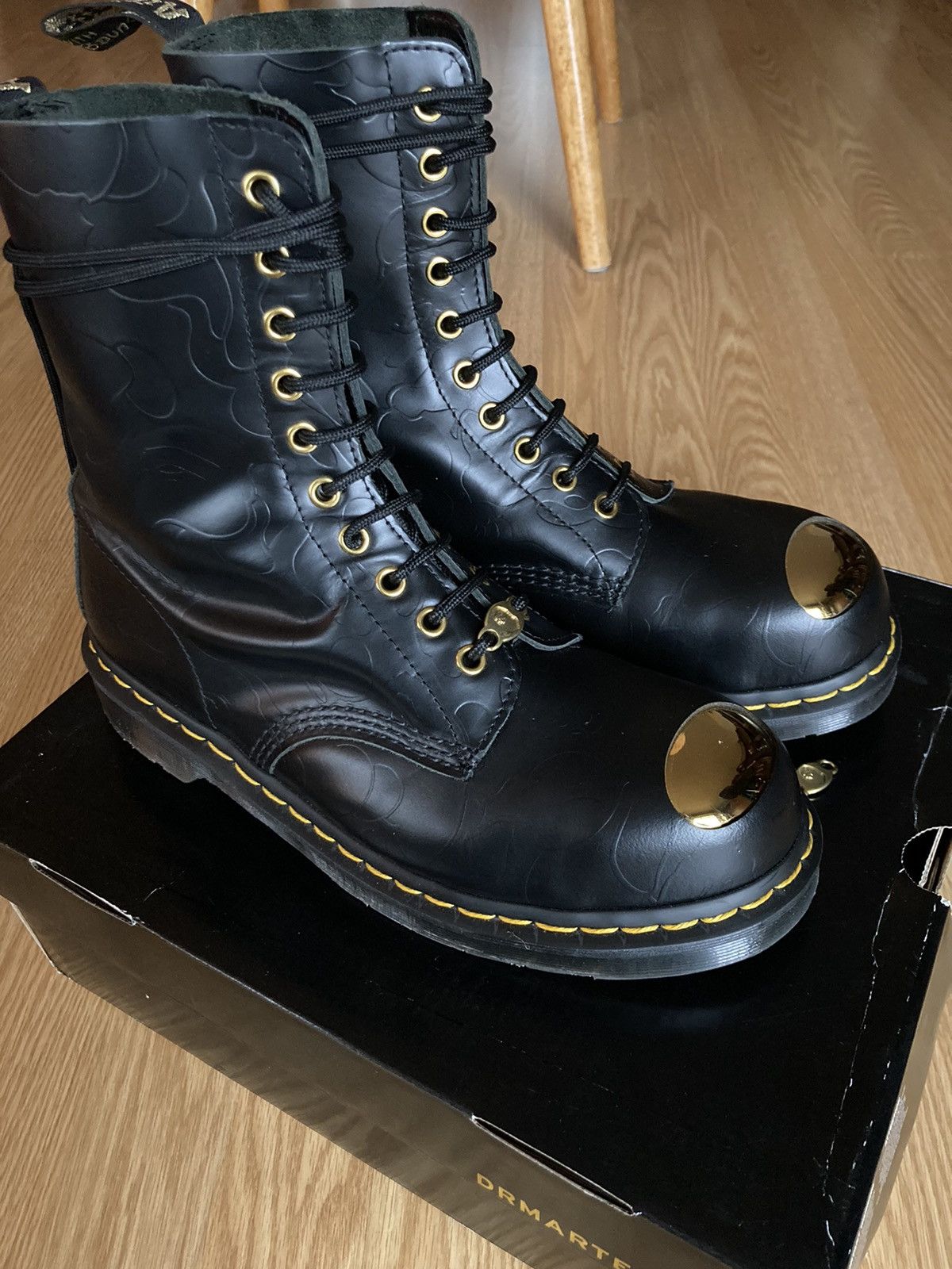 Dr martens bape gold toe best sale