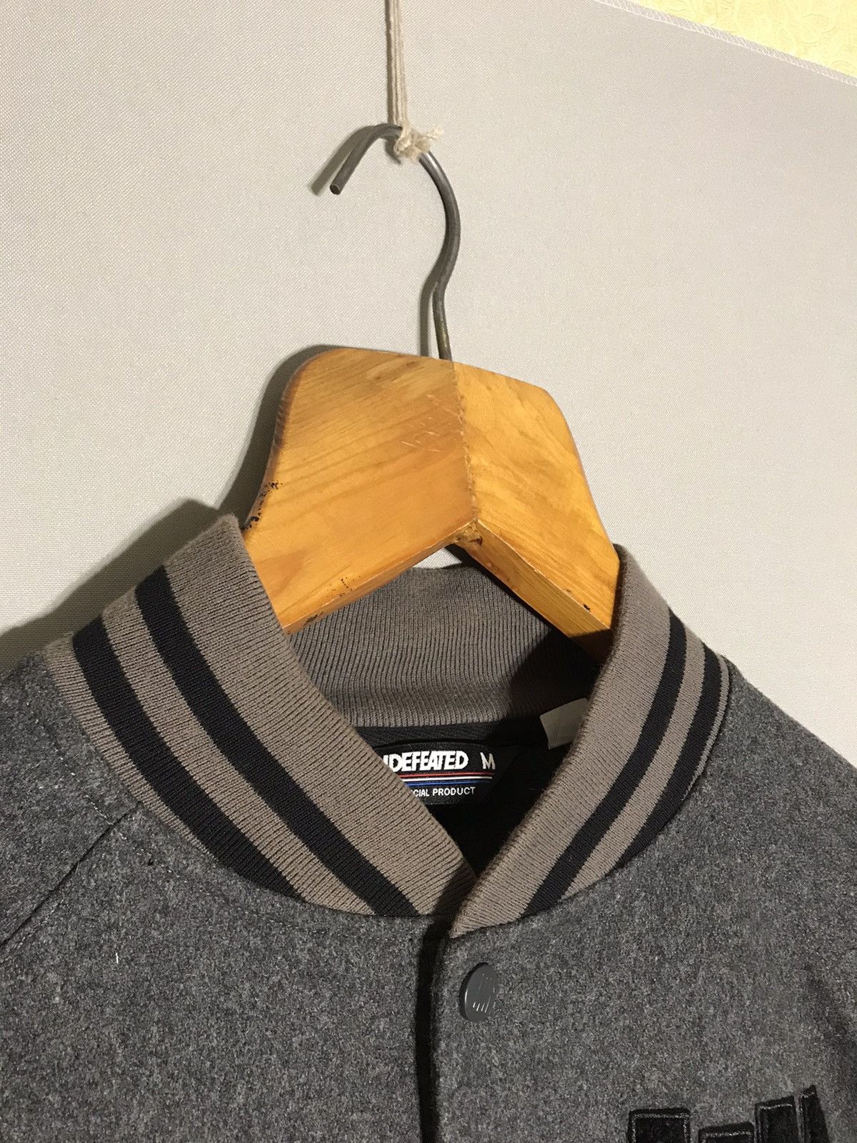 Undefeated UNDEFEATED Gray Wool Varsity Bomber Jacket Size US M / EU 48-50 / 2 - 5 Thumbnail