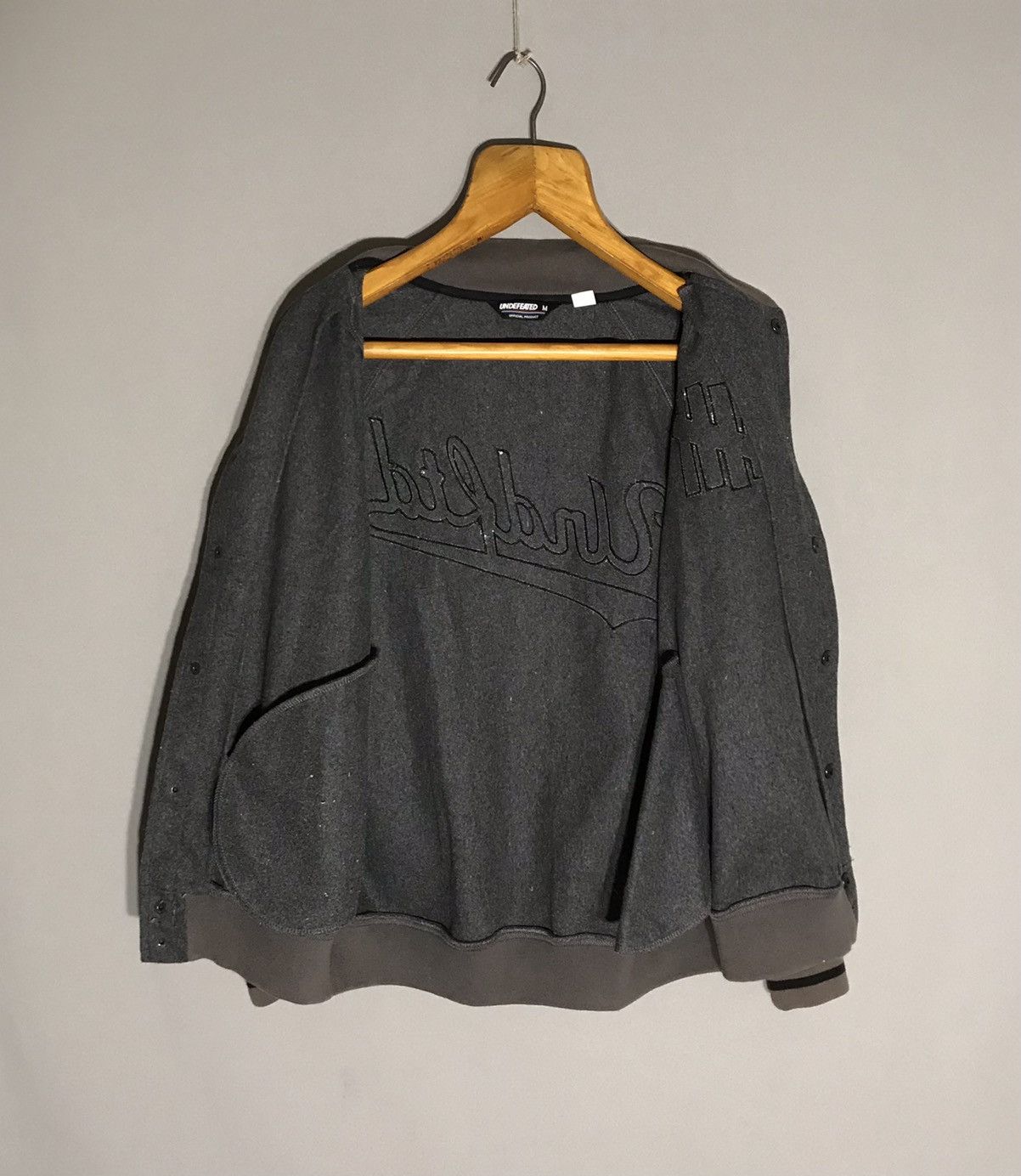 Undefeated UNDEFEATED Gray Wool Varsity Bomber Jacket Size US M / EU 48-50 / 2 - 13 Thumbnail