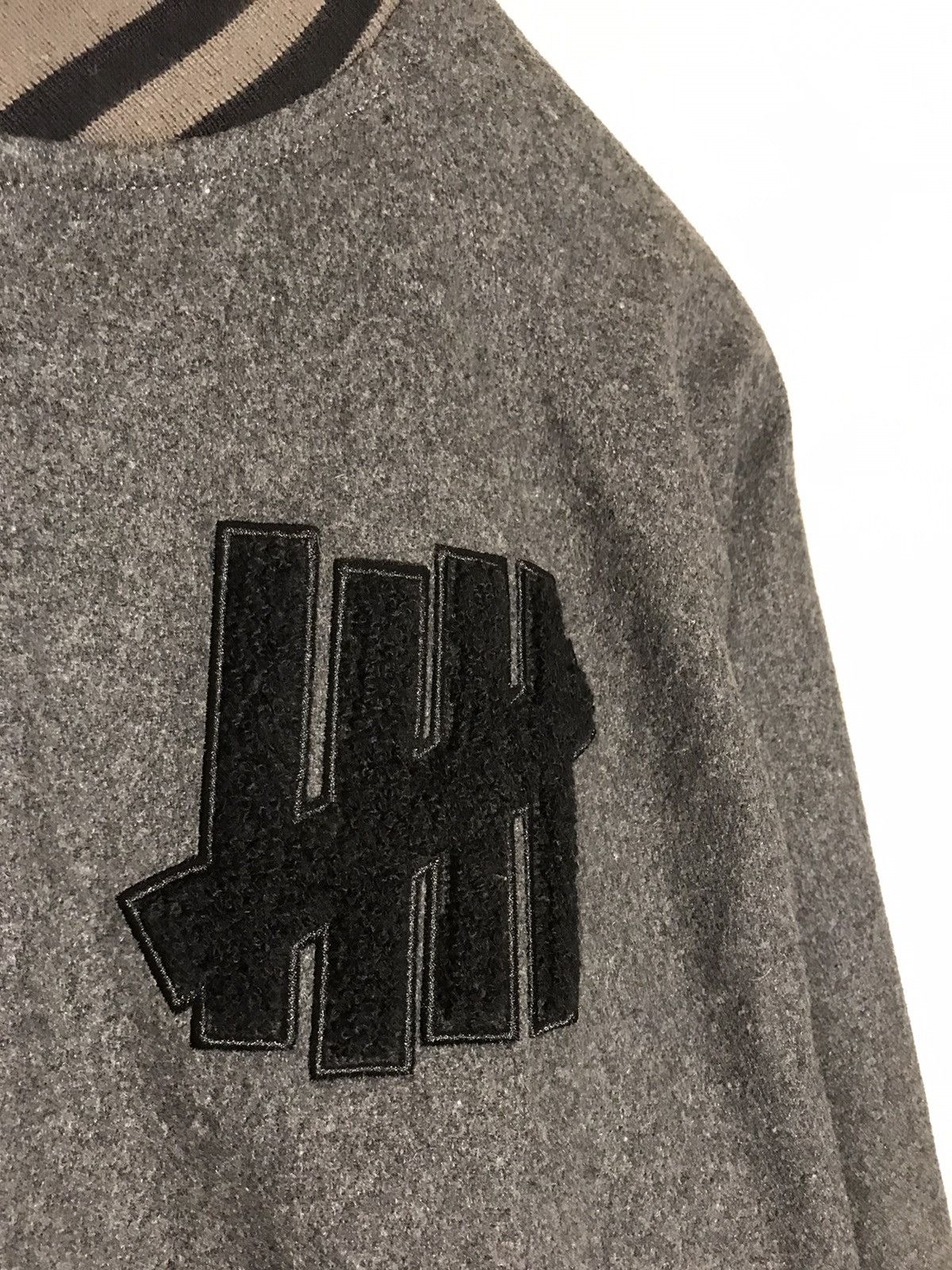 Undefeated UNDEFEATED Gray Wool Varsity Bomber Jacket Size US M / EU 48-50 / 2 - 4 Thumbnail